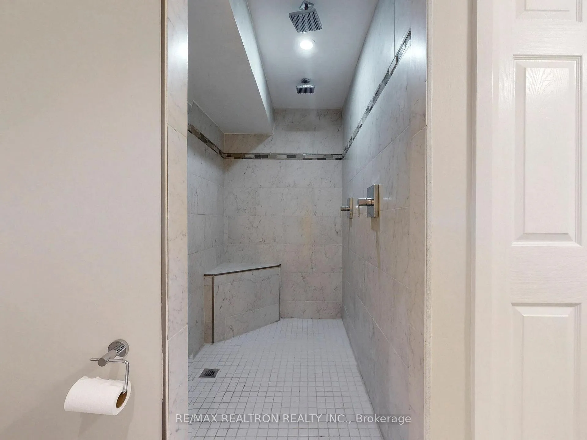Photo 34 of 47 Joshua Boulevard, Whitby, Brooklin — HOMEH