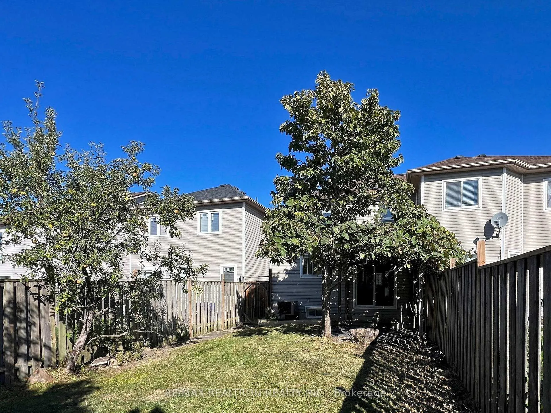 Photo 37 of 47 Joshua Boulevard, Whitby, Brooklin — HOMEH
