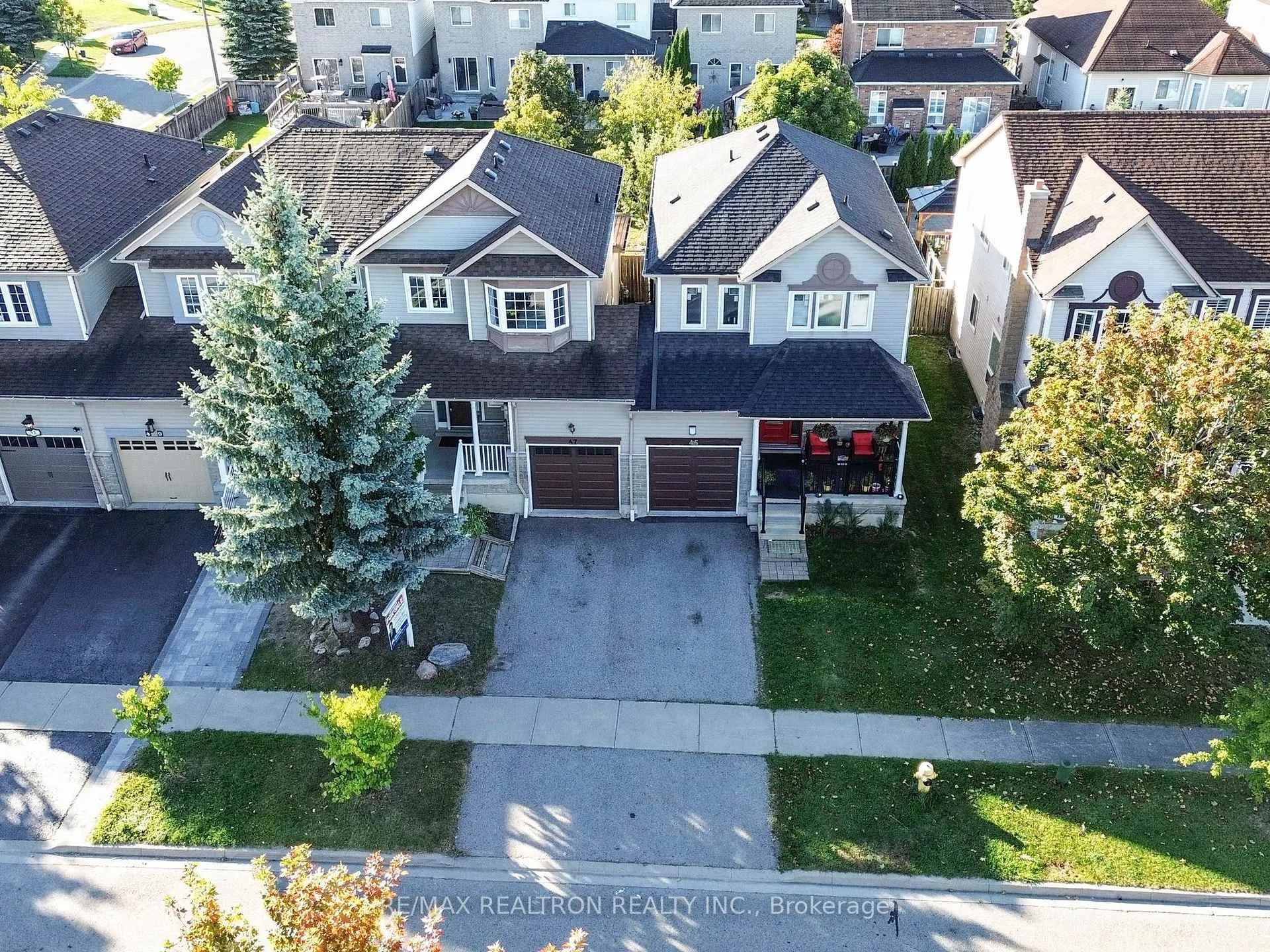 Photo 42 of 47 Joshua Boulevard, Whitby, Brooklin — HOMEH