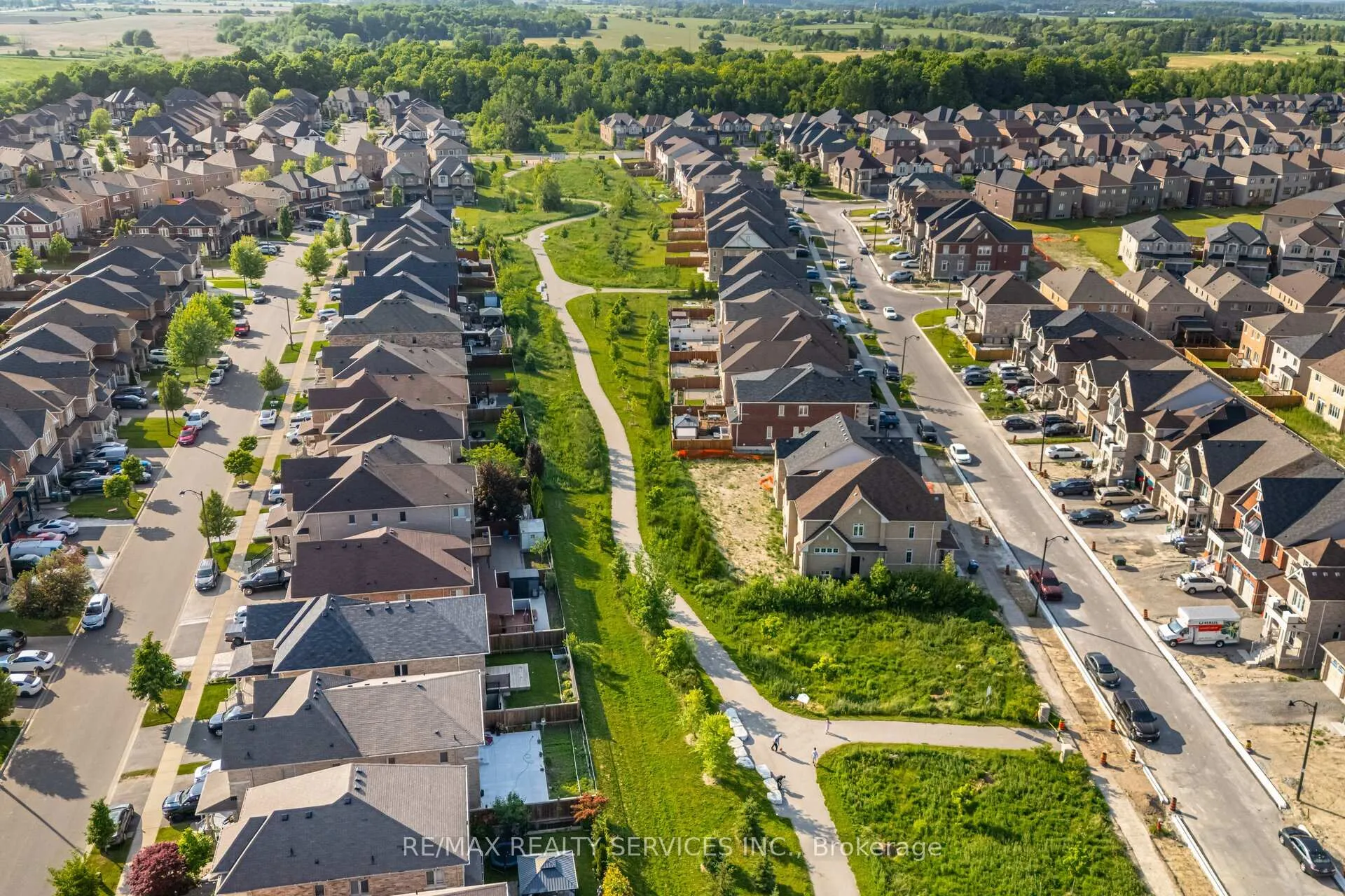 Photo 45 of 14 Dotchson Avenue, Caledon, Rural Caledon — HOMEH