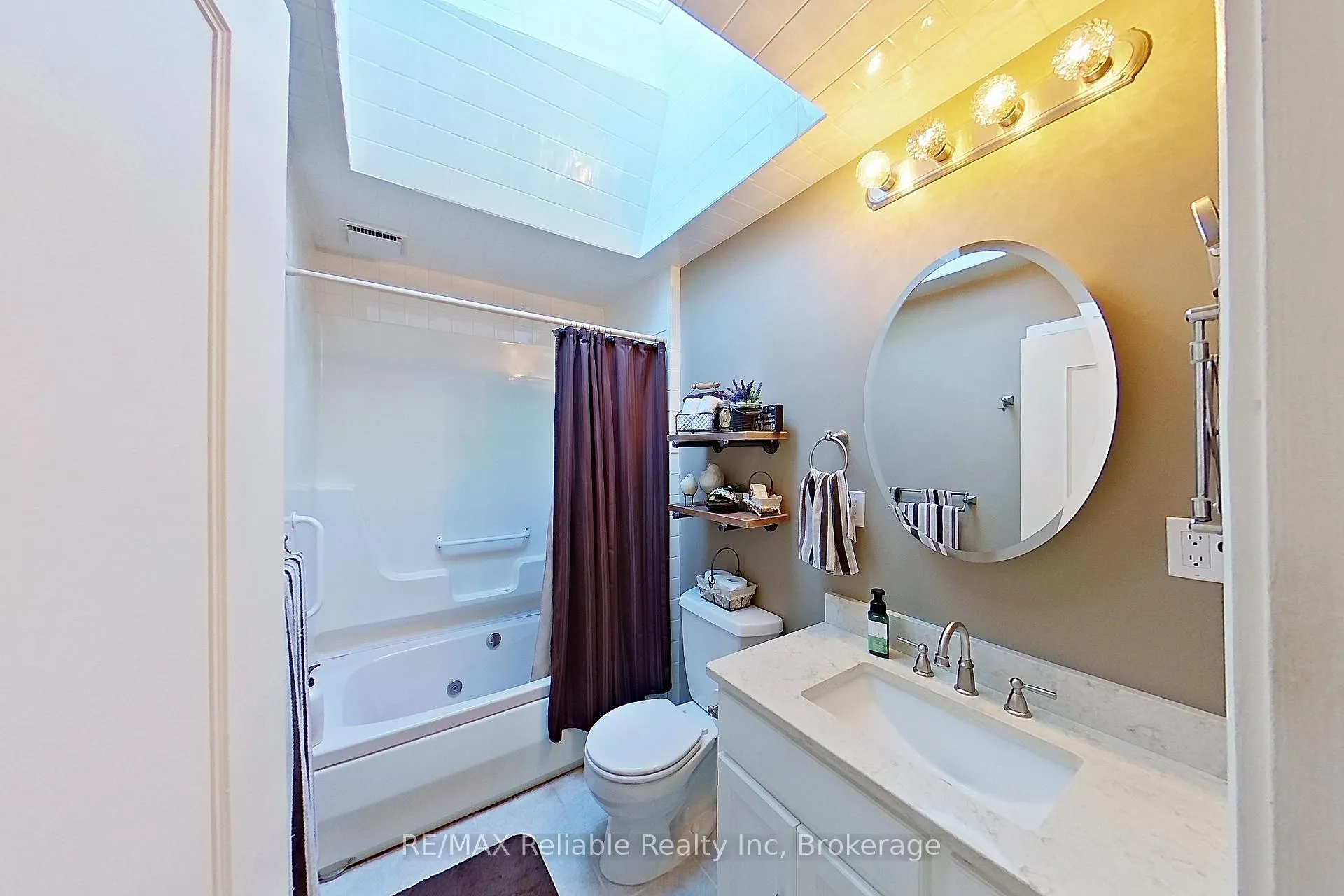 Photo 36 of 12 Victoria Street, Bluewater, Bayfield — HOMEH