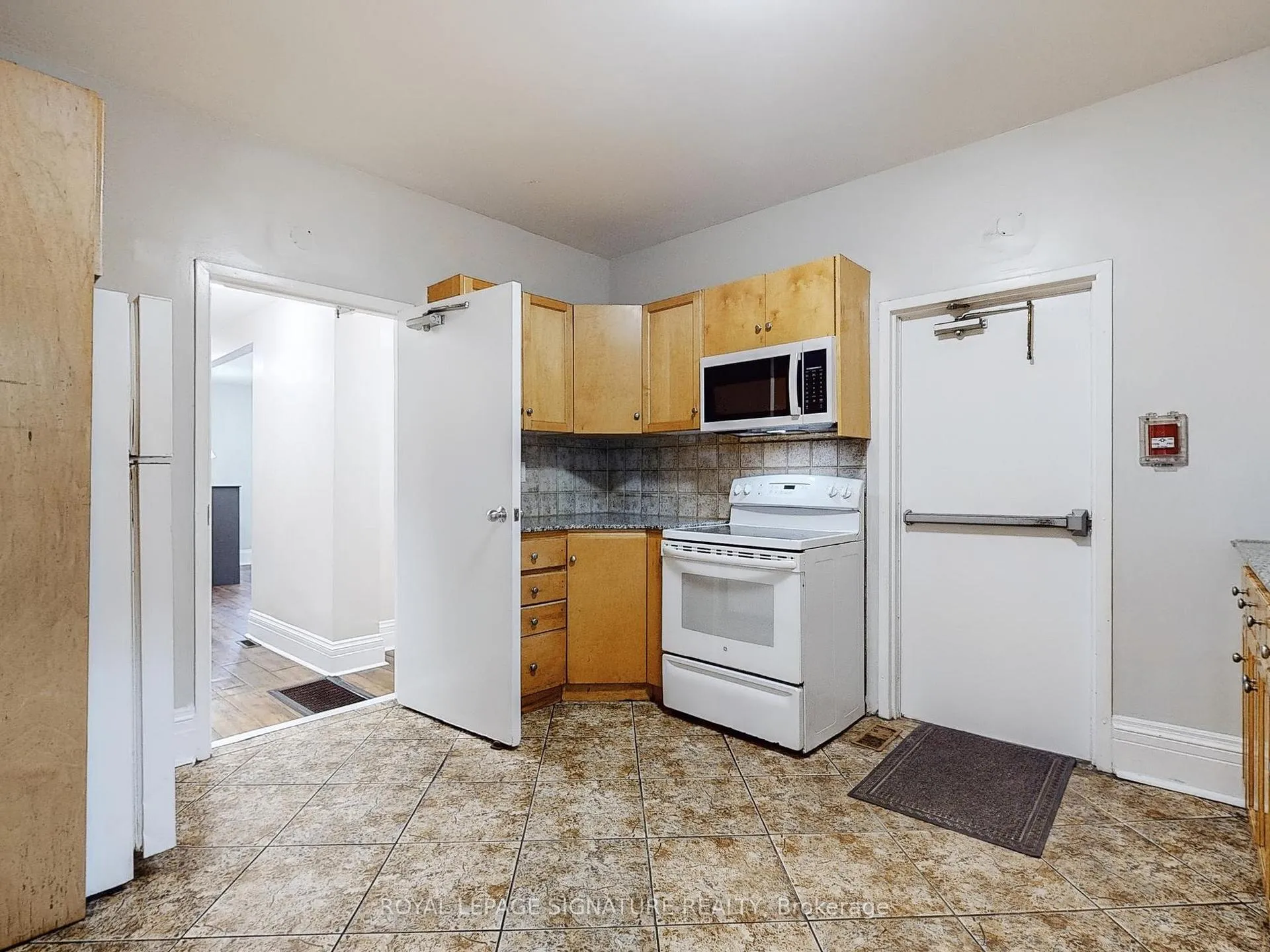 Photo 6 of 17 Austin Avenue, Toronto, South Riverdale — HOMEH