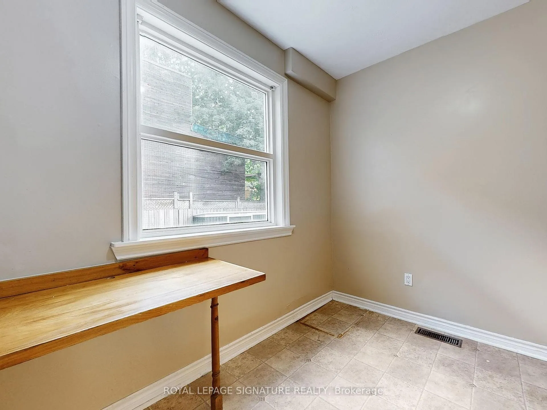 Photo 7 of 17 Austin Avenue, Toronto, South Riverdale — HOMEH