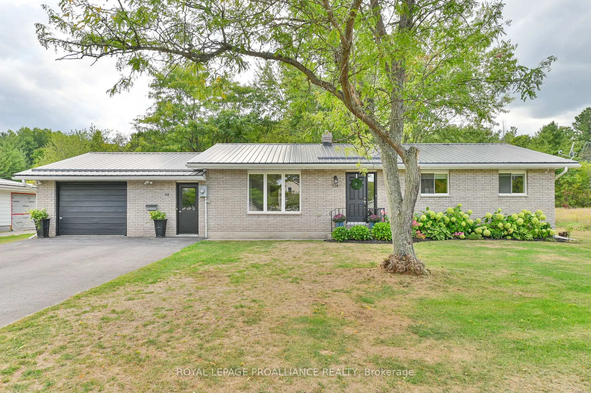 Photo 2 of 538 Metcalf Street, Tweed, Tweed (Village) — HOMEH