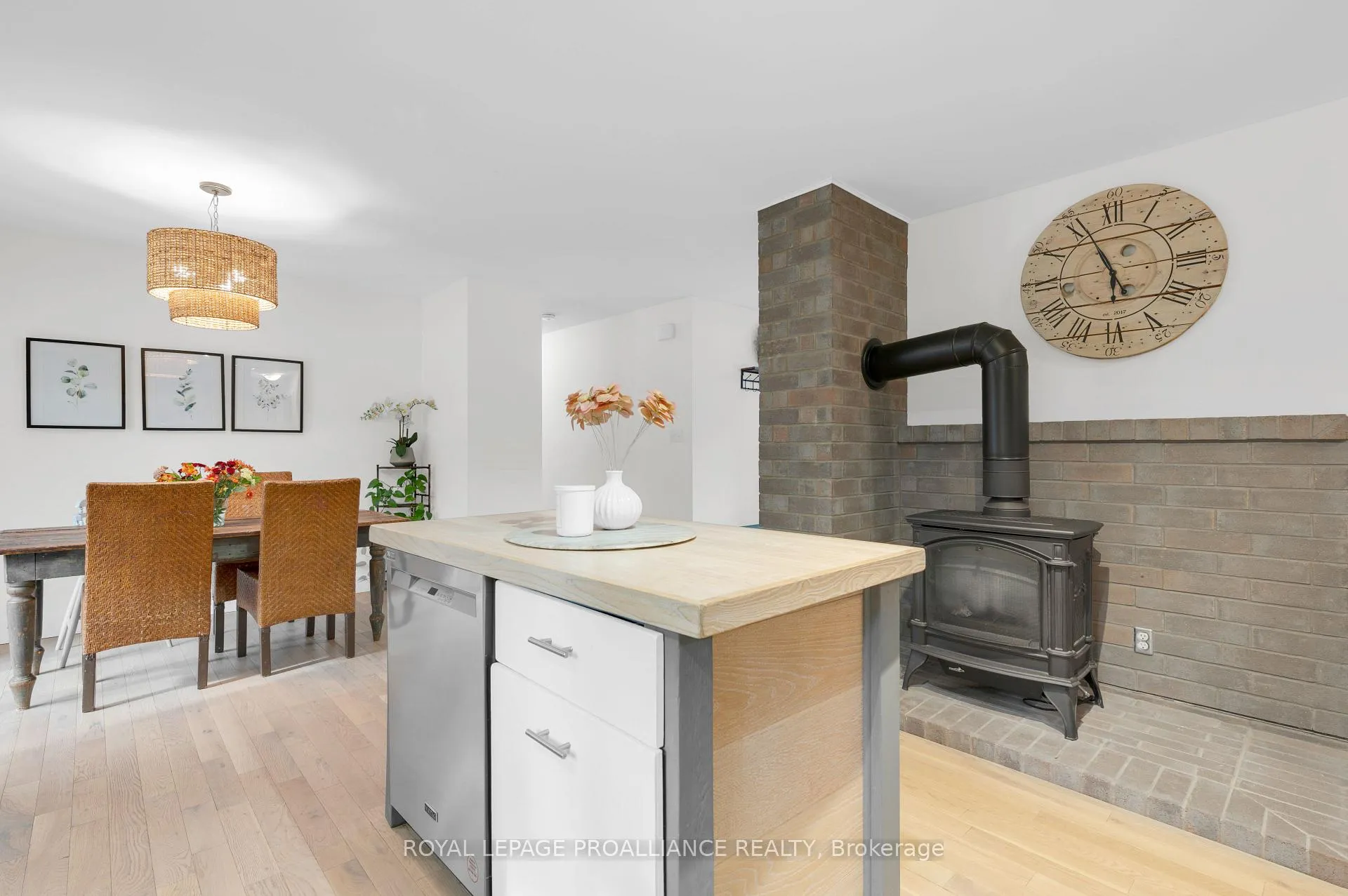 Photo 16 of 538 Metcalf Street, Tweed, Tweed (Village) — HOMEH