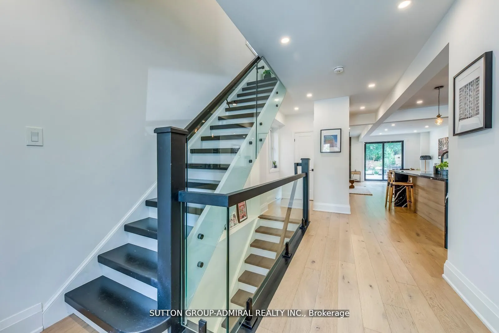 Photo 5 of 93 Soudan Avenue, Toronto, Mount Pleasant West — HOMEH