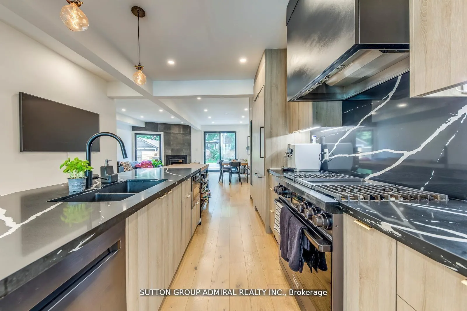 Photo 7 of 93 Soudan Avenue, Toronto, Mount Pleasant West — HOMEH