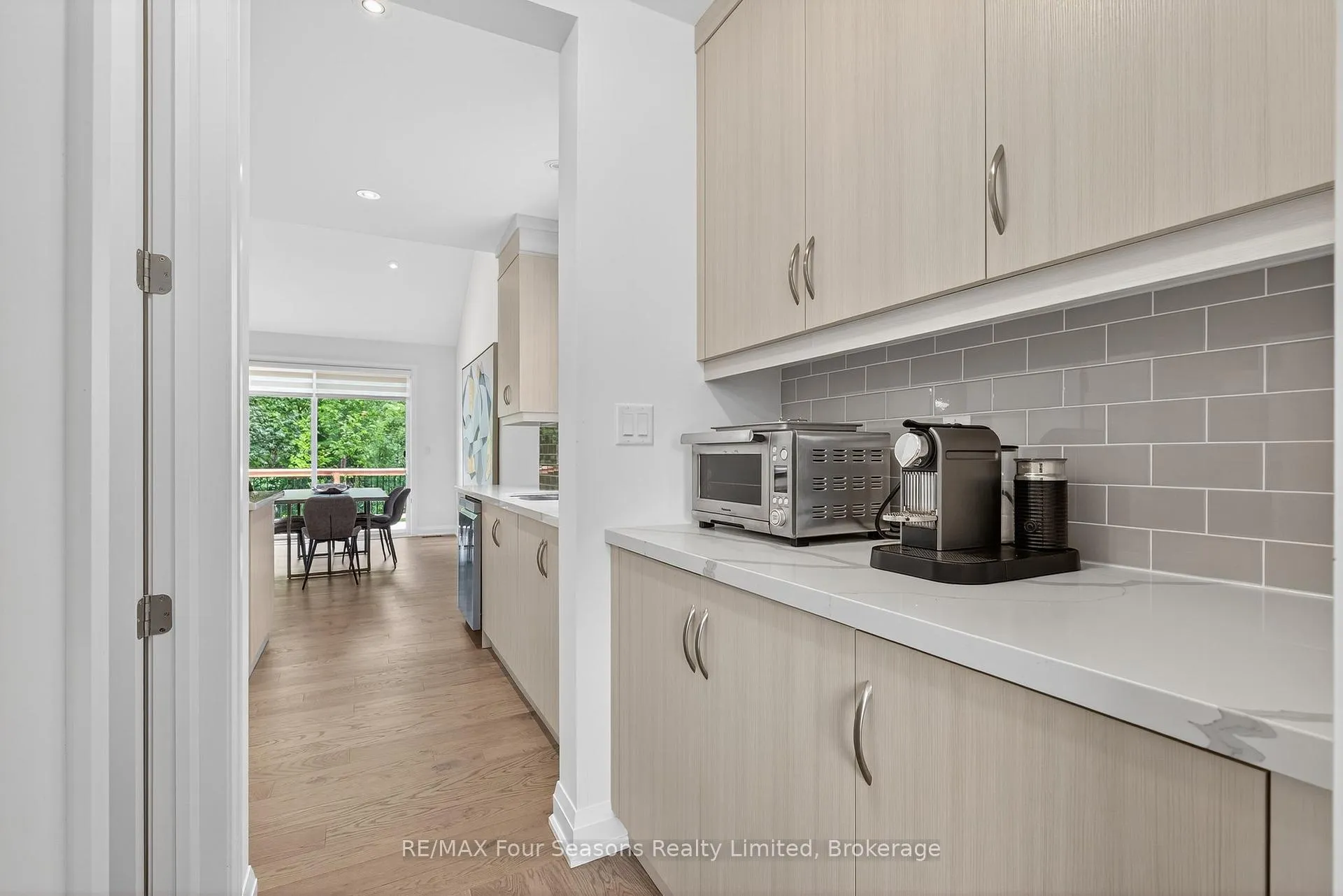 Photo 8 of 116 Springside Crescent, Blue Mountains — HOMEH