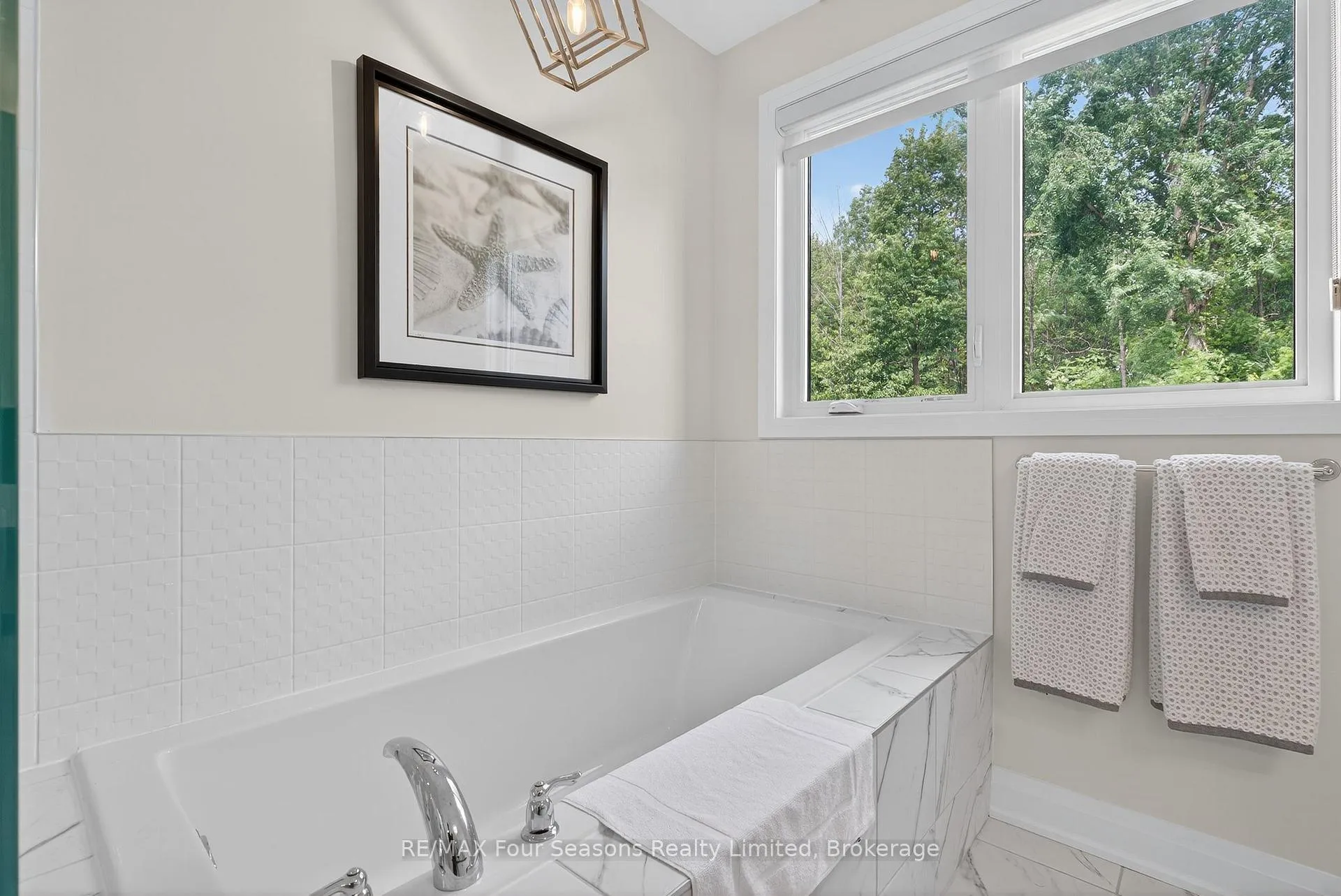 Photo 32 of 116 Springside Crescent, Blue Mountains — HOMEH
