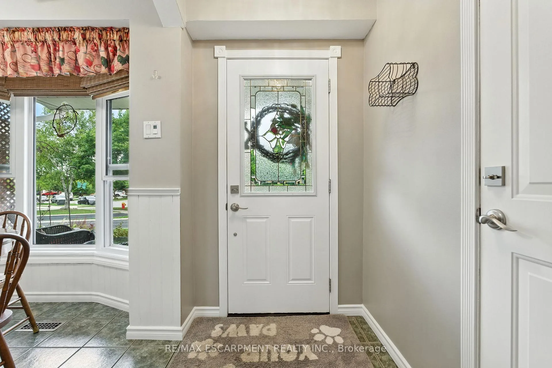 Photo 4 of 2194 Silverbirch Court, Burlington, Headon — HOMEH