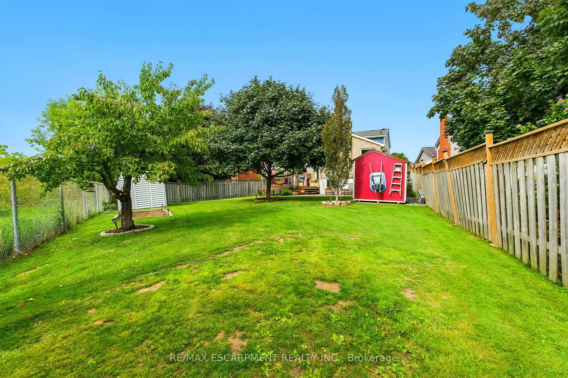 Photo 37 of 2194 Silverbirch Court, Burlington, Headon — HOMEH