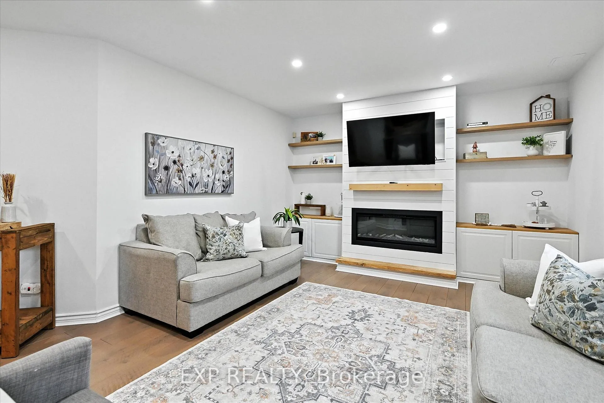 Photo 13 of 30 Baker Road S, Grimsby, Grimsby East — HOMEH