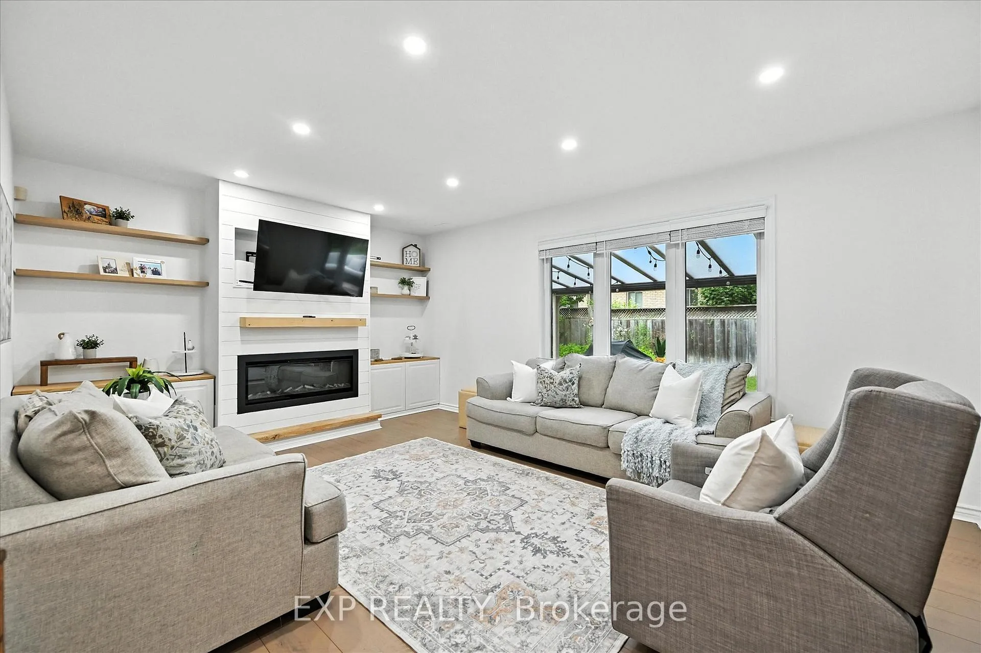 Photo 15 of 30 Baker Road S, Grimsby, Grimsby East — HOMEH