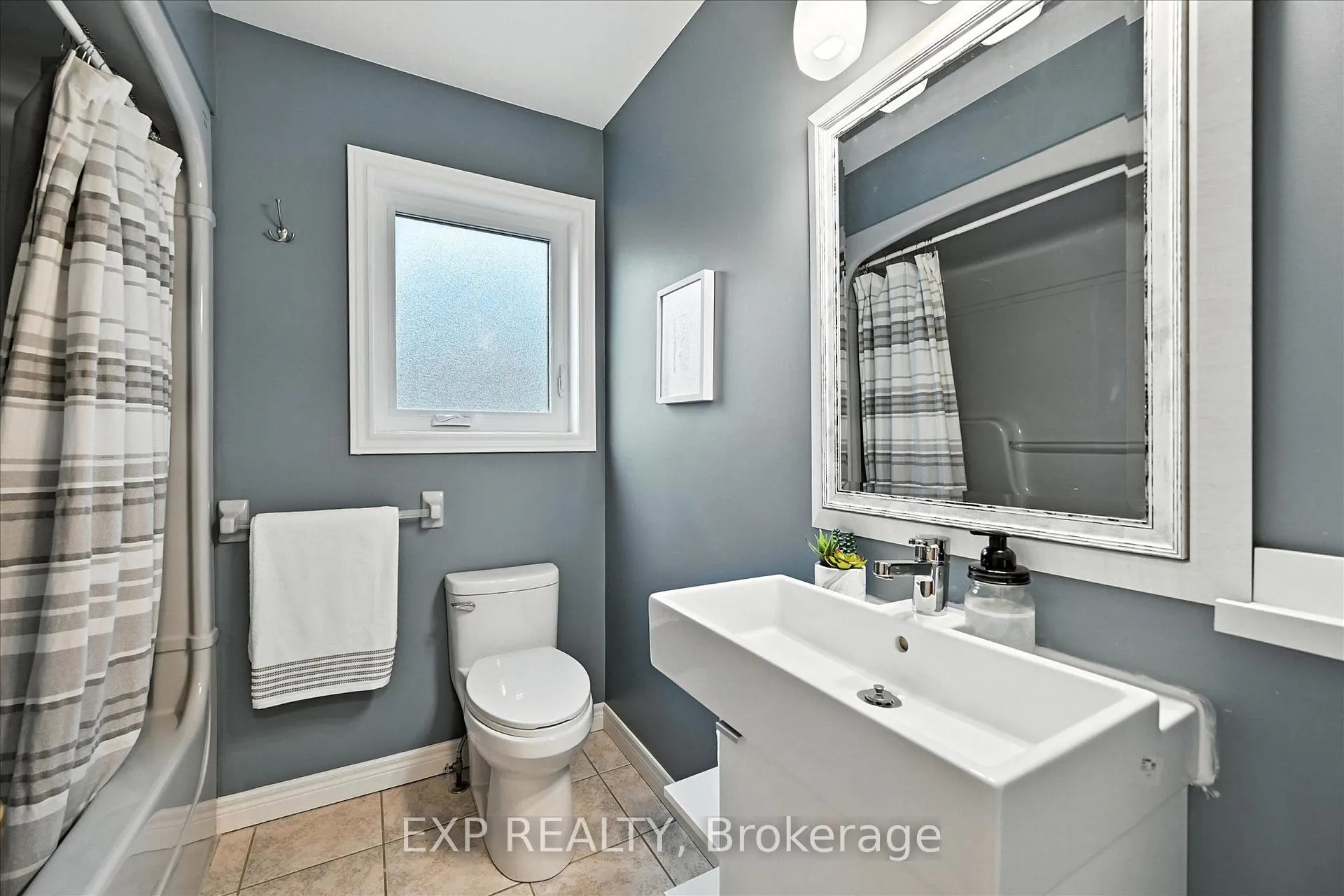 Photo 18 of 30 Baker Road S, Grimsby, Grimsby East — HOMEH