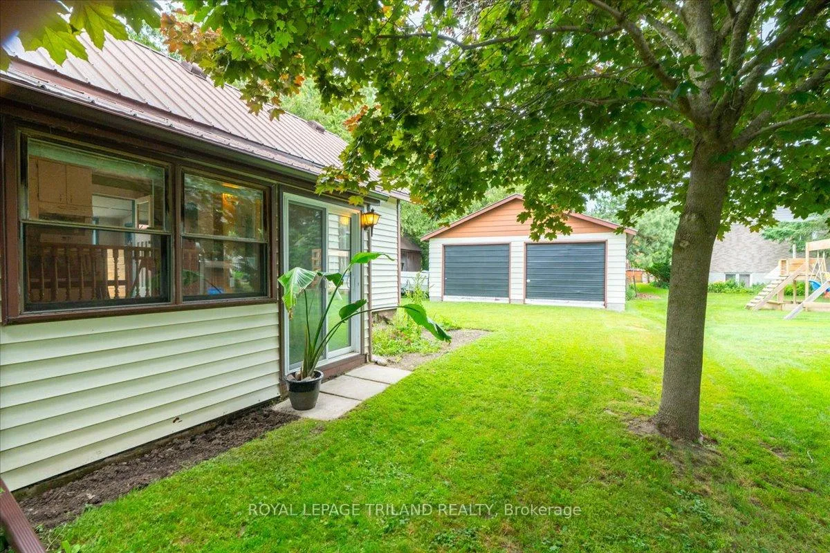 Photo 3 of 31 Carrall Street, St. Marys — HOMEH