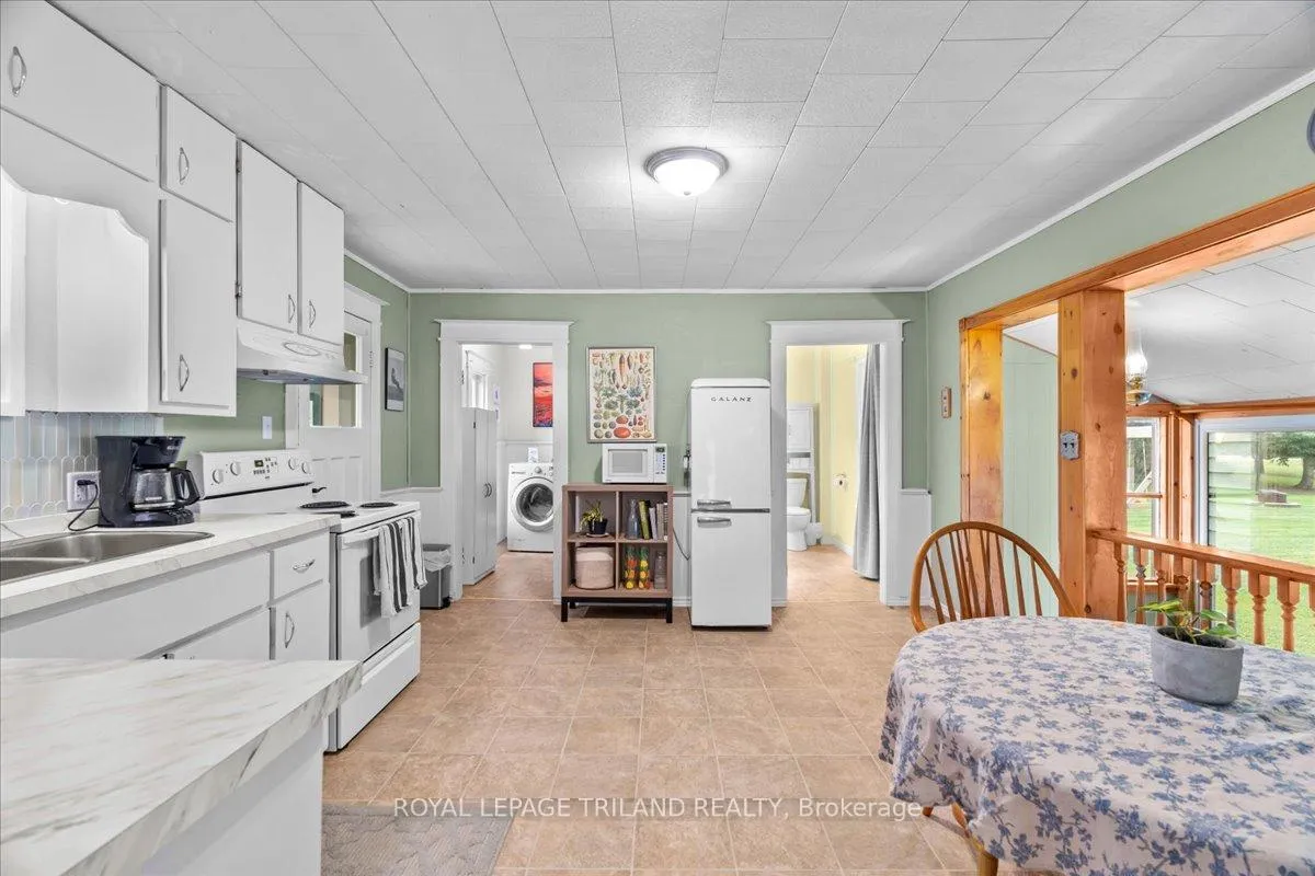 Photo 8 of 31 Carrall Street, St. Marys — HOMEH