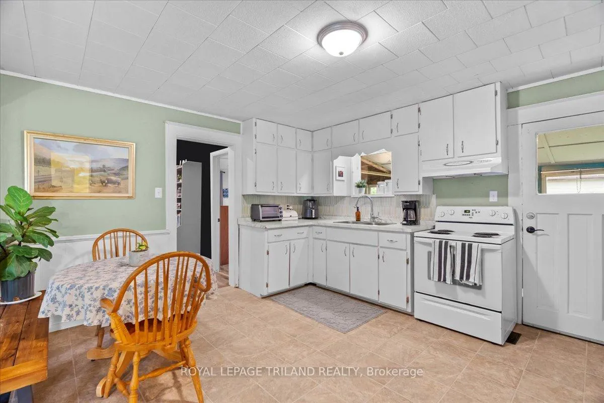 Photo 9 of 31 Carrall Street, St. Marys — HOMEH
