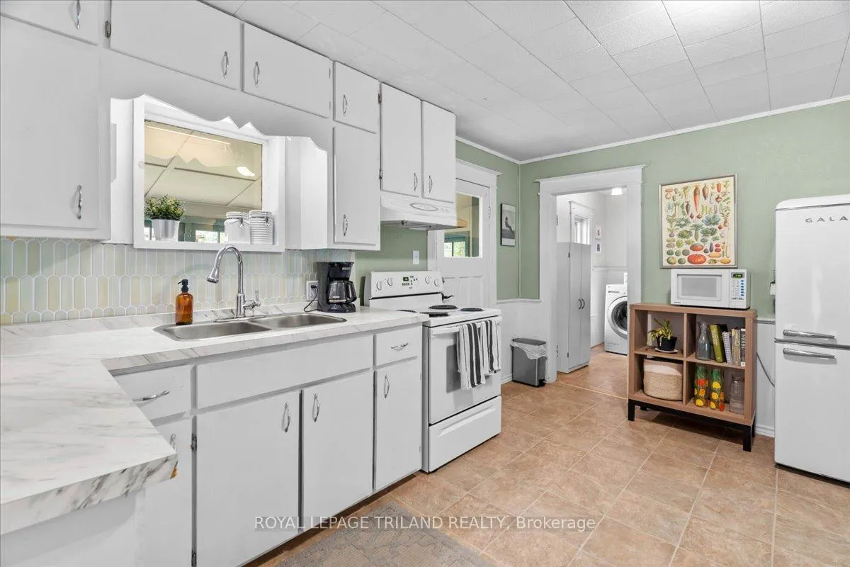 Photo 10 of 31 Carrall Street, St. Marys — HOMEH
