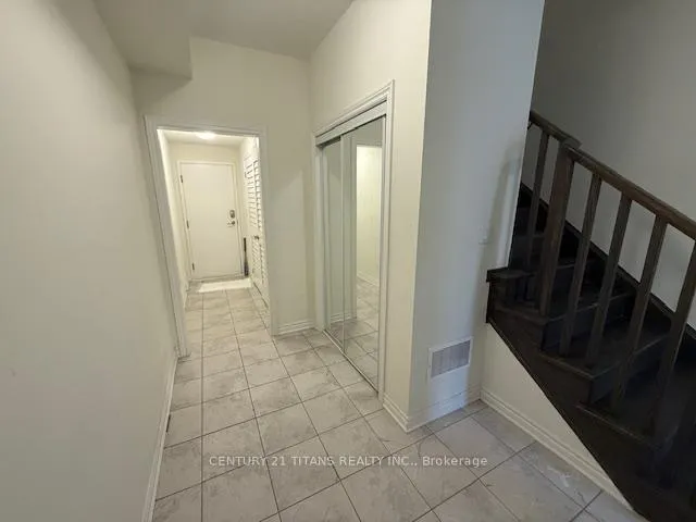 Photo 4 of Unit 402, 1034 Reflection Place, Pickering, Rural Pickering — HOMEH