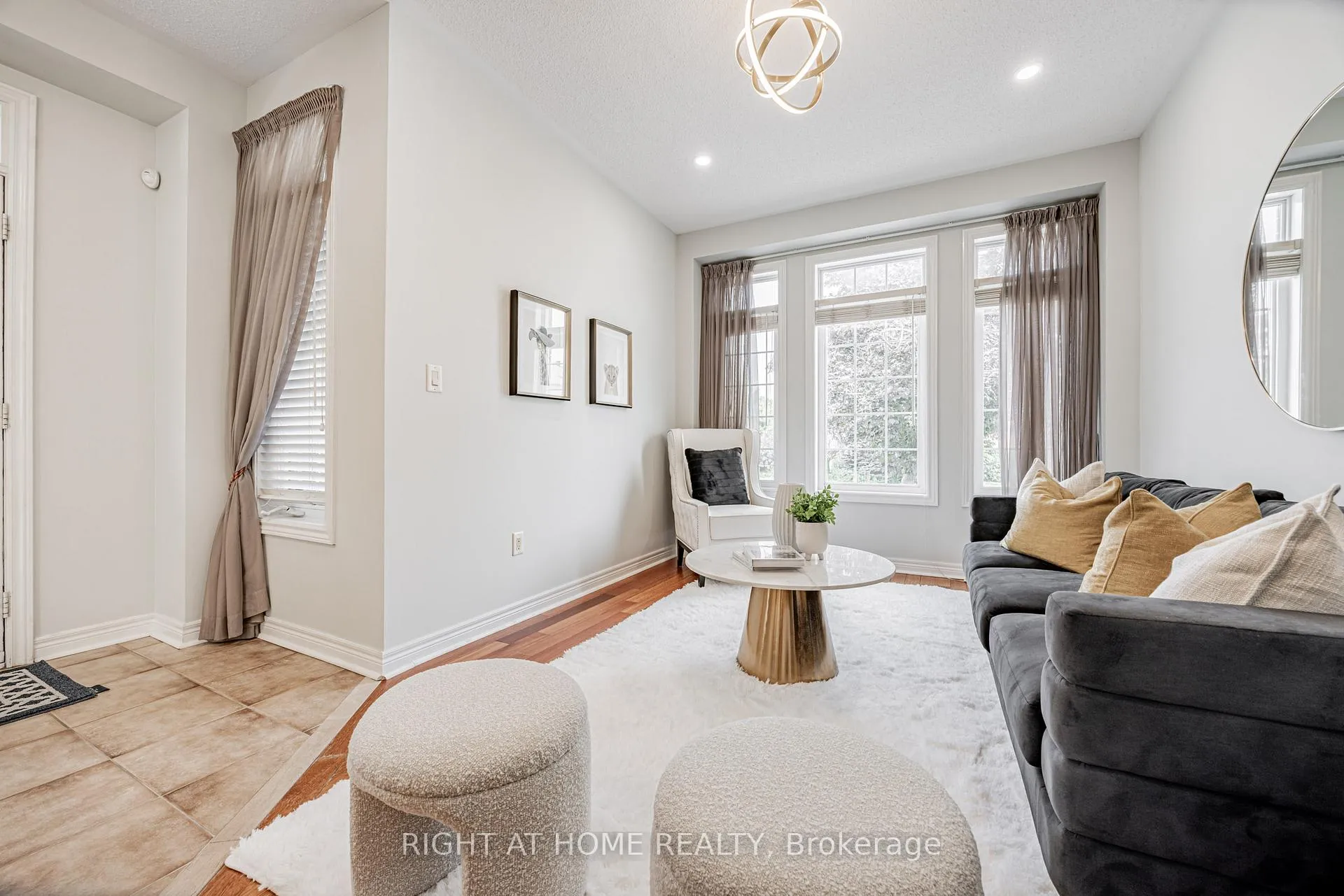 Photo 3 of 122 Annina Crescent, Markham, Village Green-South Unionville — HOMEH