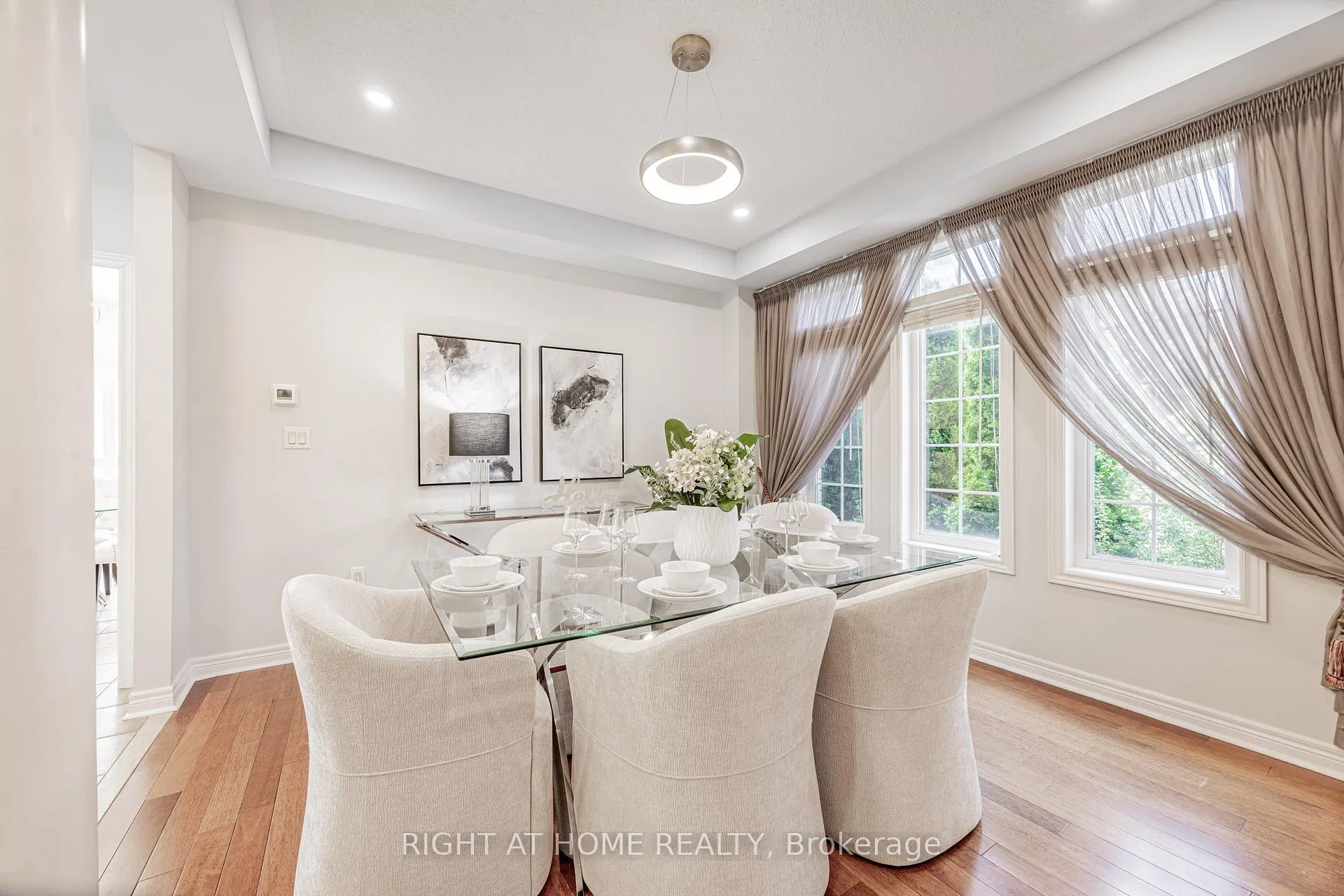 Photo 6 of 122 Annina Crescent, Markham, Village Green-South Unionville — HOMEH