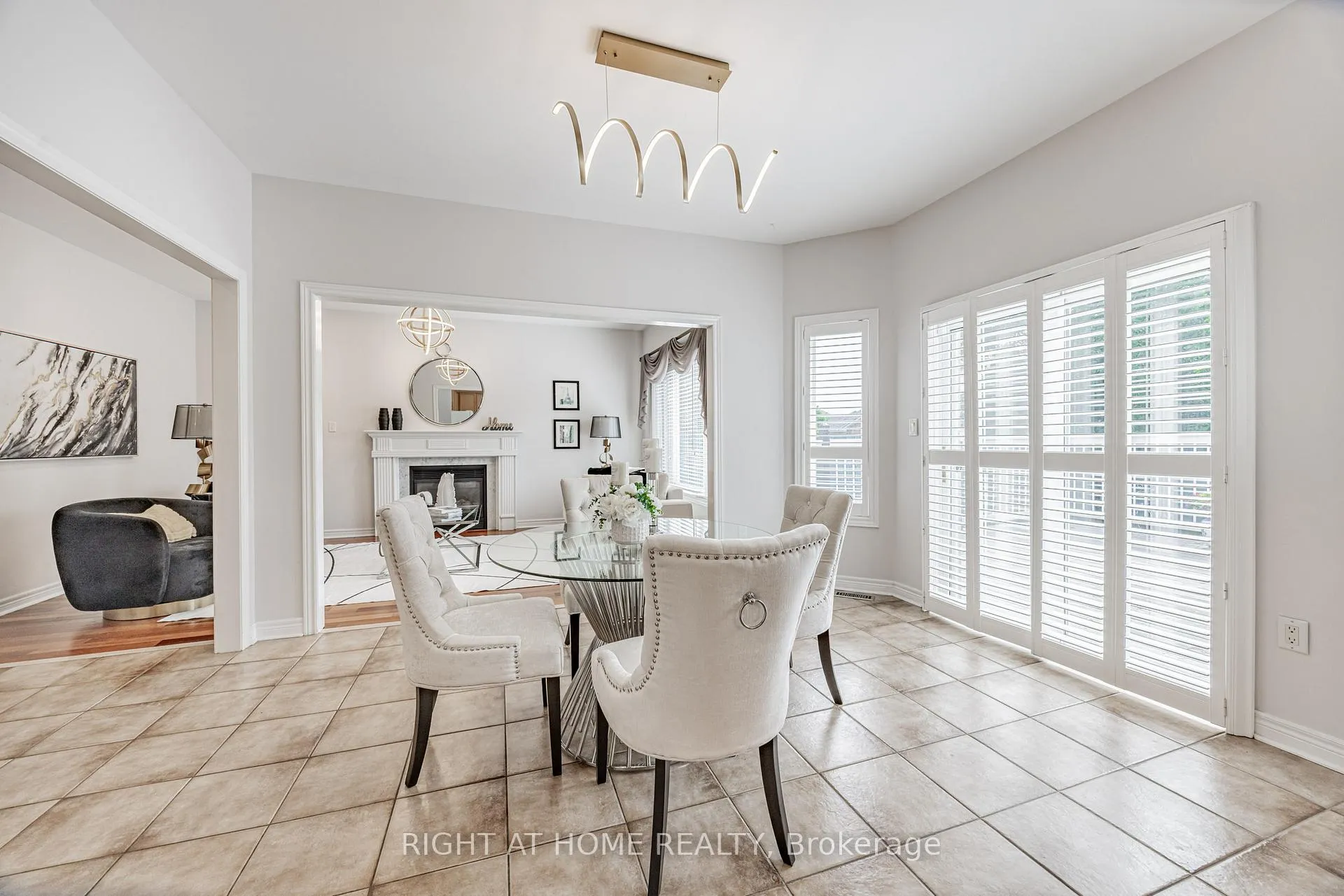 Photo 9 of 122 Annina Crescent, Markham, Village Green-South Unionville — HOMEH