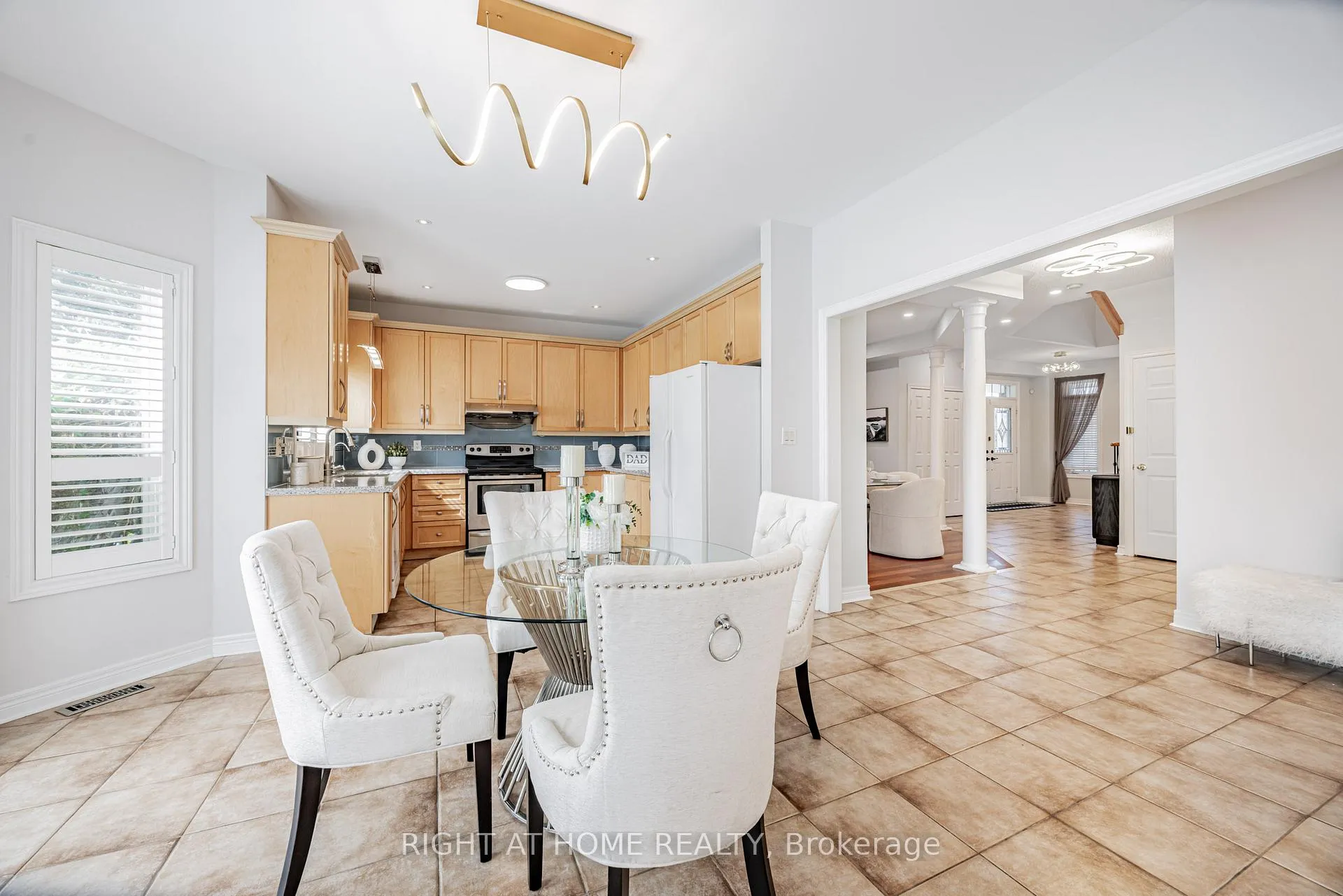 Photo 12 of 122 Annina Crescent, Markham, Village Green-South Unionville — HOMEH