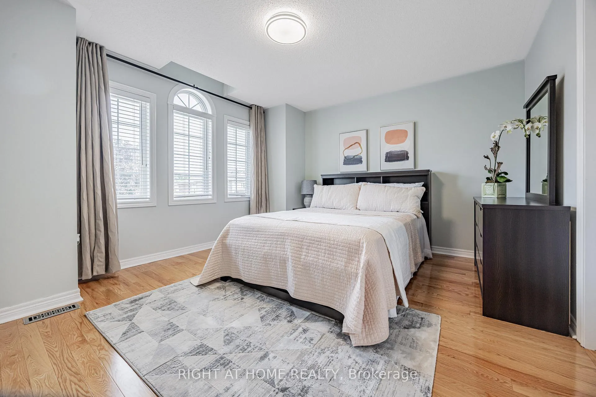 Photo 26 of 122 Annina Crescent, Markham, Village Green-South Unionville — HOMEH