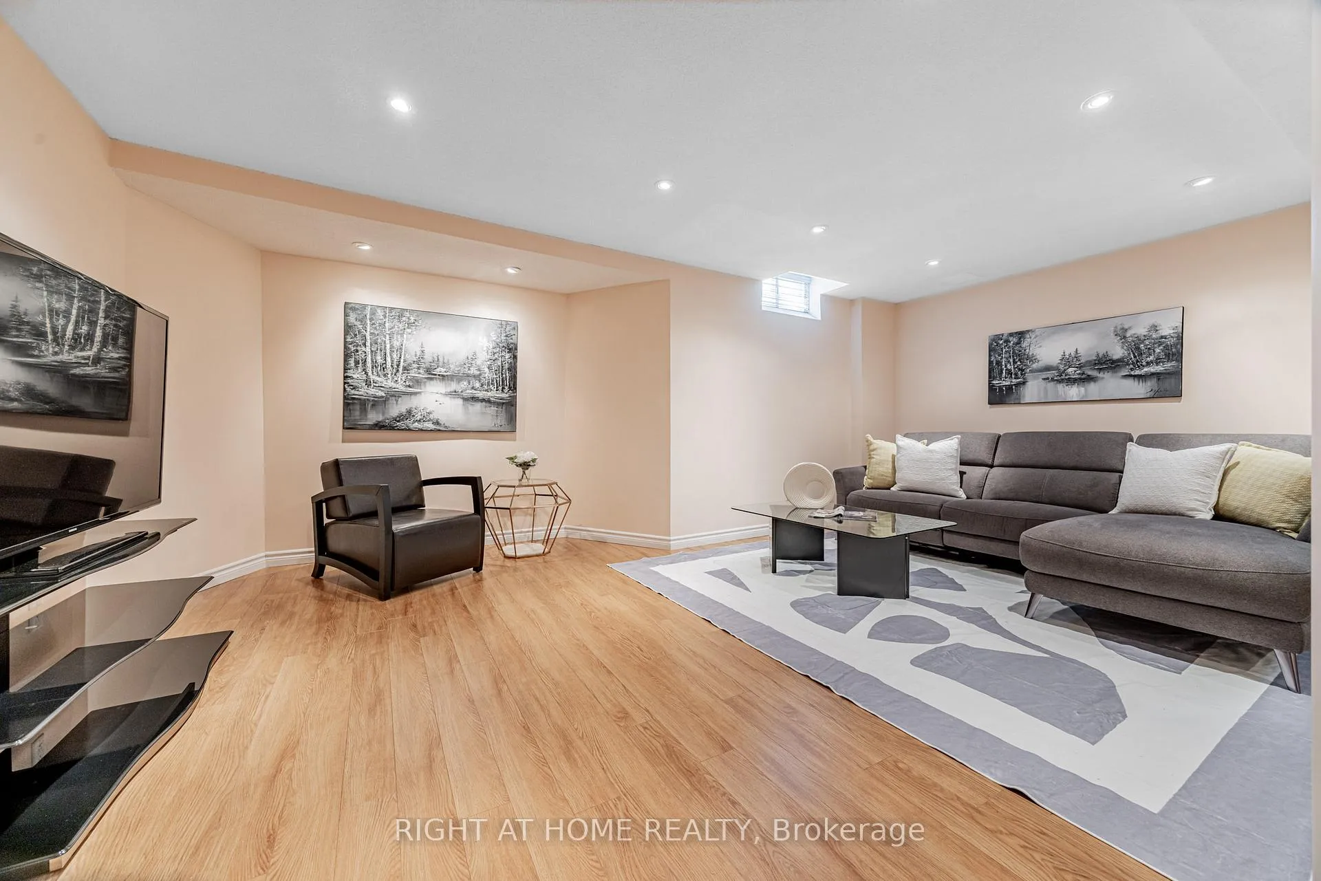 Photo 32 of 122 Annina Crescent, Markham, Village Green-South Unionville — HOMEH