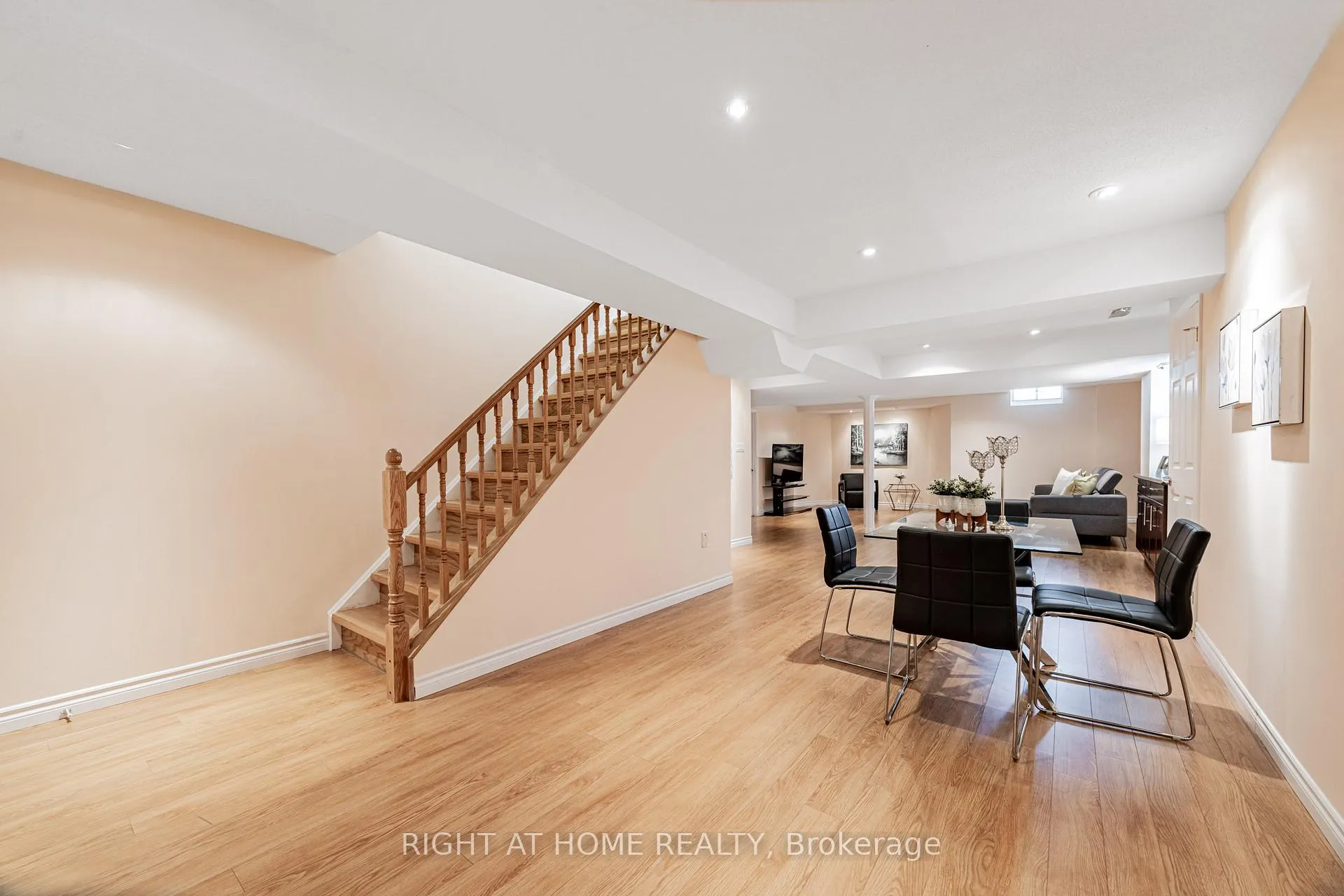 Photo 35 of 122 Annina Crescent, Markham, Village Green-South Unionville — HOMEH