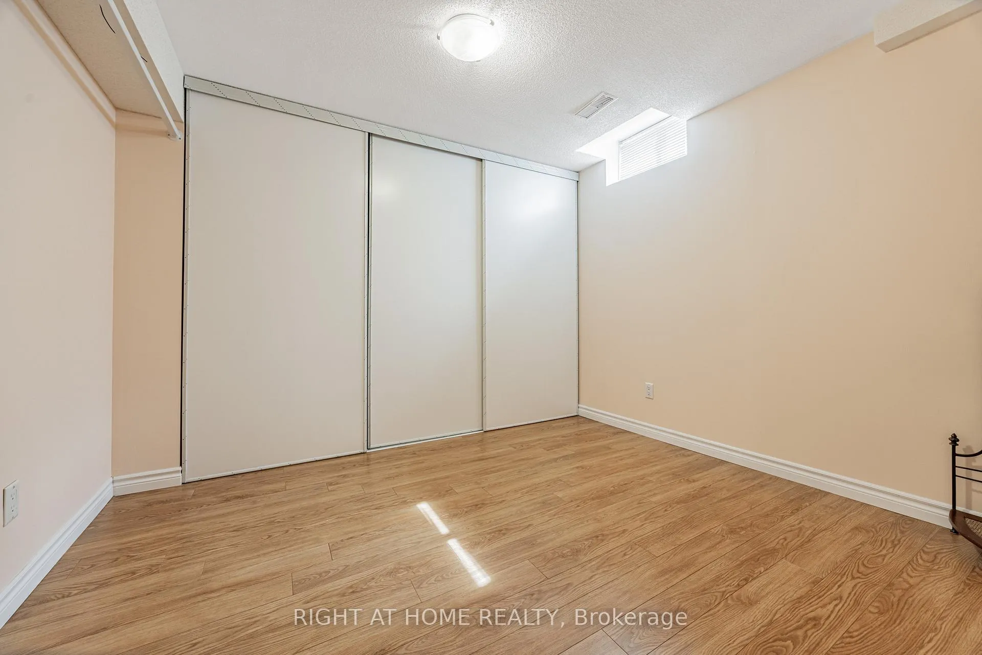 Photo 36 of 122 Annina Crescent, Markham, Village Green-South Unionville — HOMEH