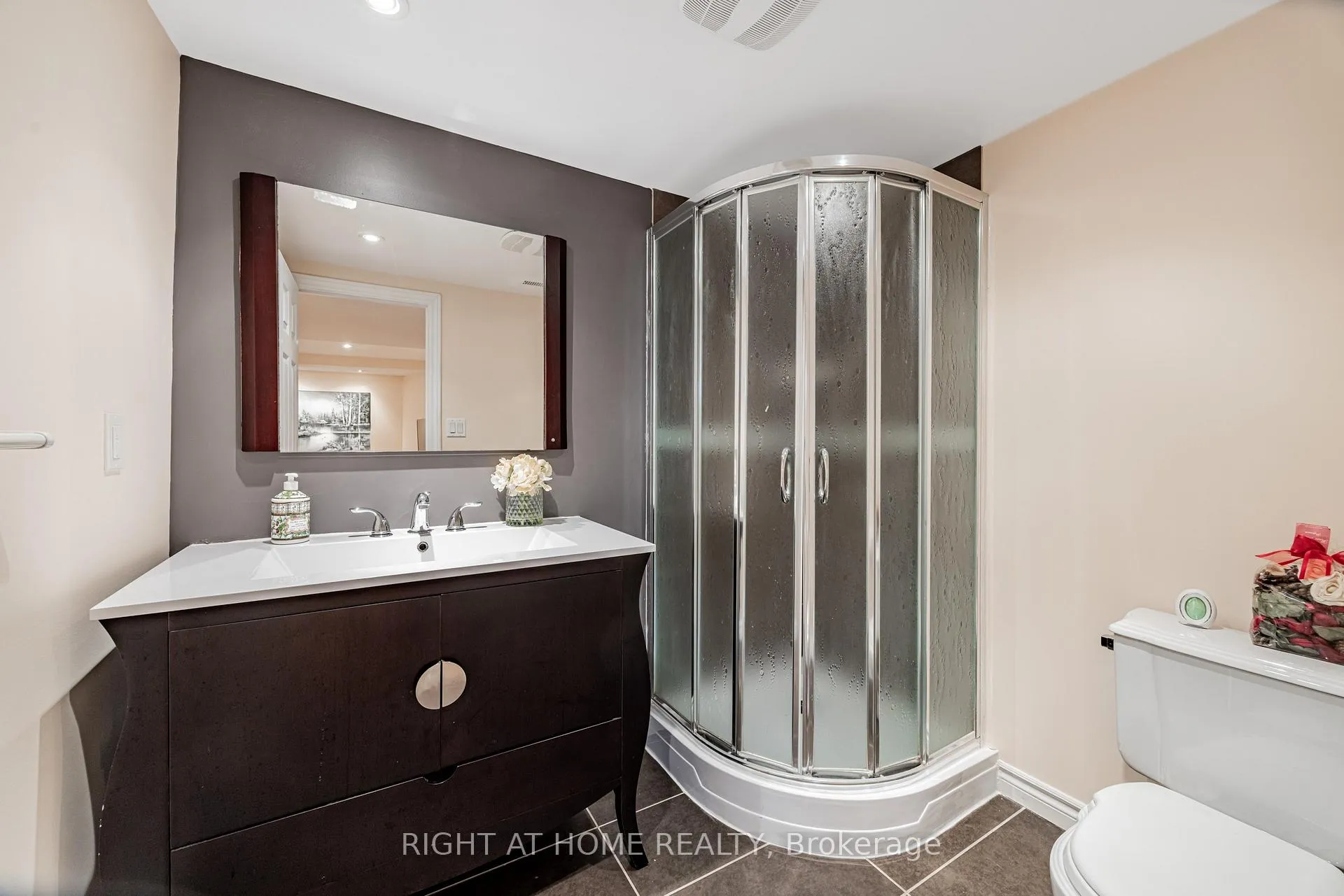 Photo 37 of 122 Annina Crescent, Markham, Village Green-South Unionville — HOMEH