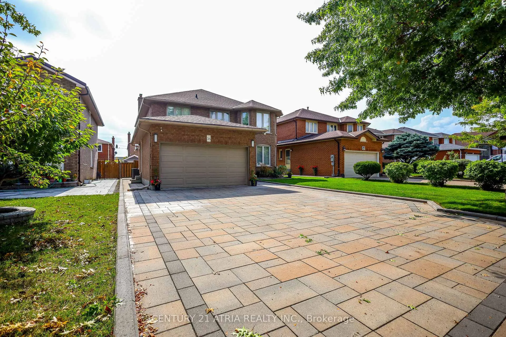 Photo 2 of 36 Dorothy Britton Drive, Markham, Middlefield — HOMEH