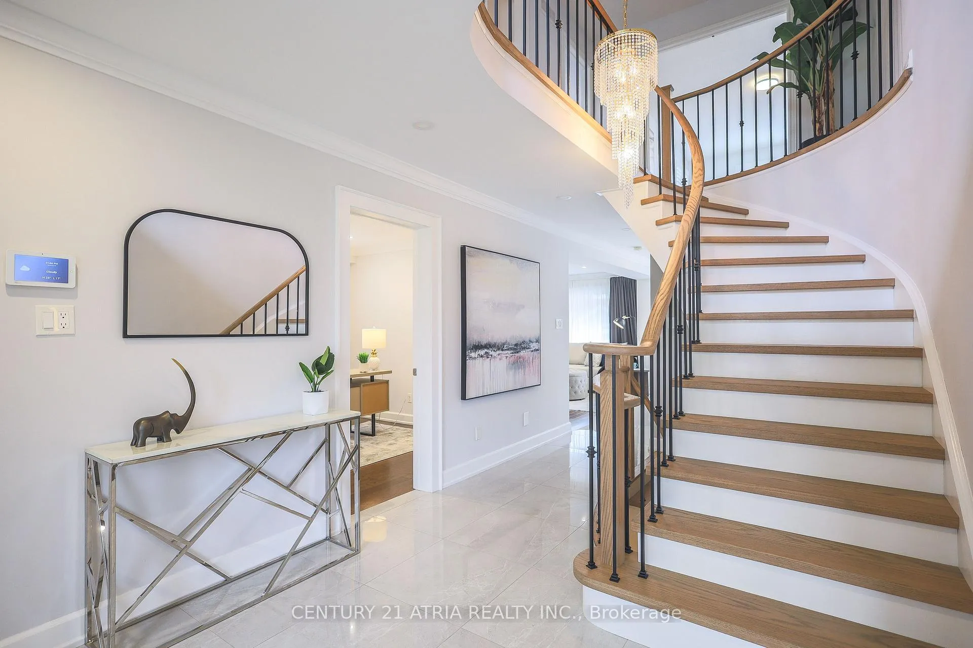 Photo 4 of 36 Dorothy Britton Drive, Markham, Middlefield — HOMEH