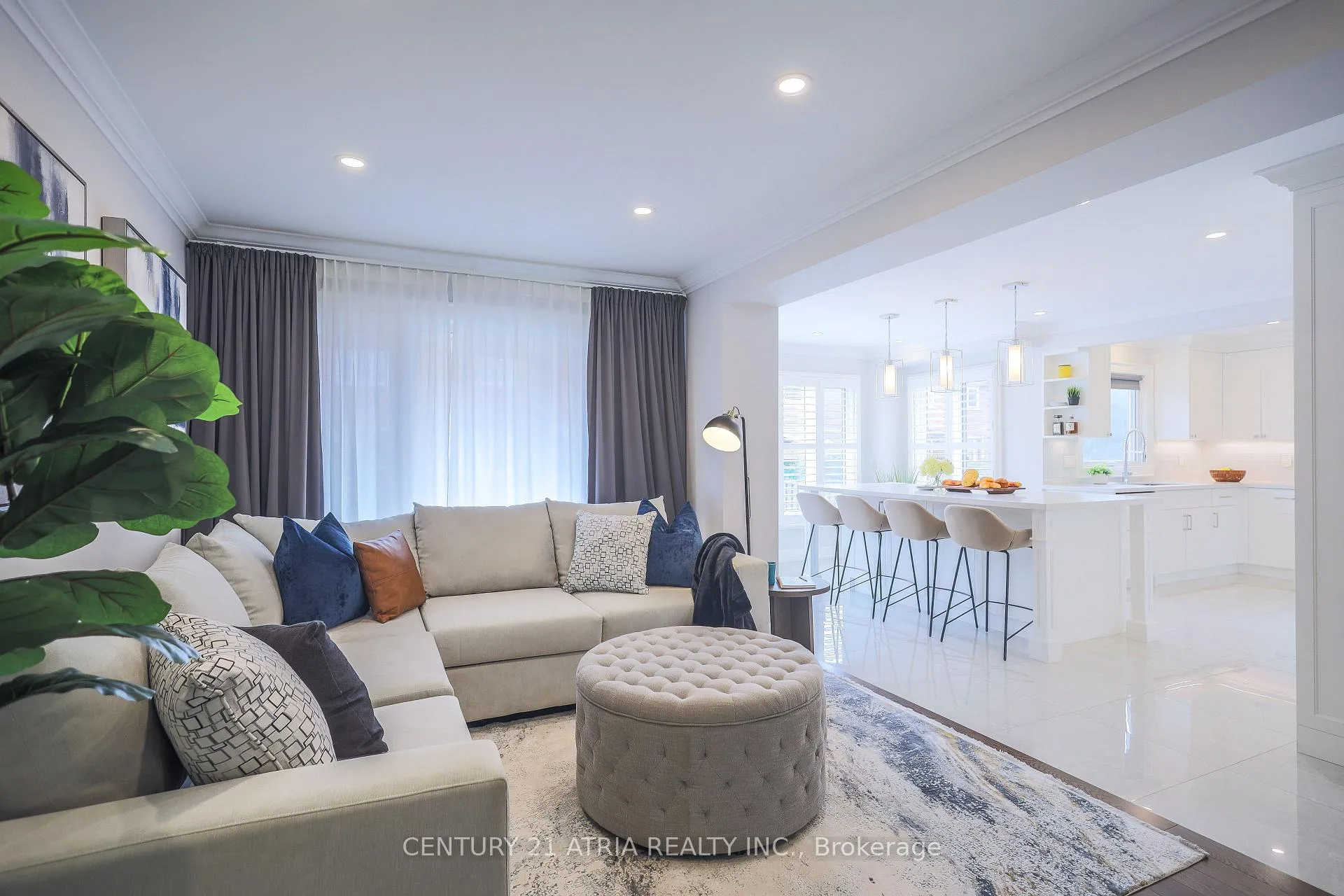 Photo 8 of 36 Dorothy Britton Drive, Markham, Middlefield — HOMEH