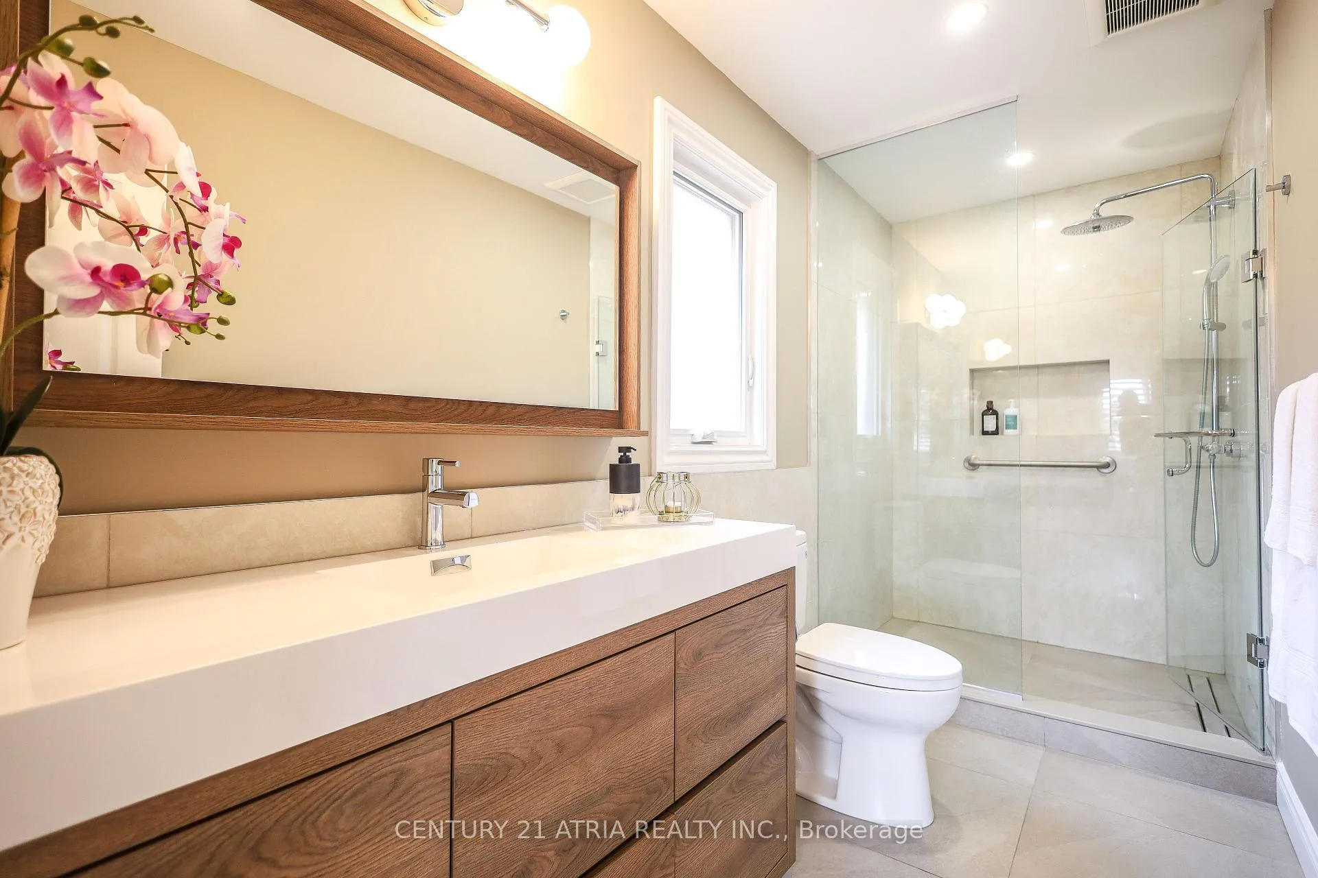 Photo 24 of 36 Dorothy Britton Drive, Markham, Middlefield — HOMEH