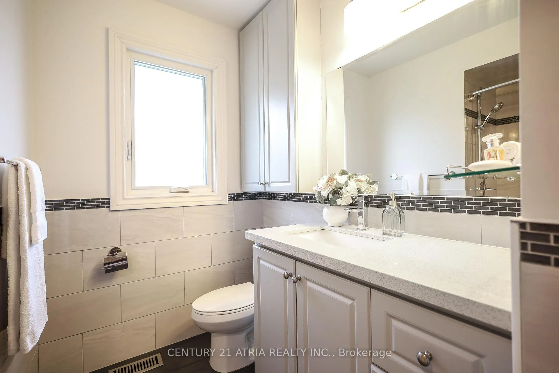 Photo 29 of 36 Dorothy Britton Drive, Markham, Middlefield — HOMEH