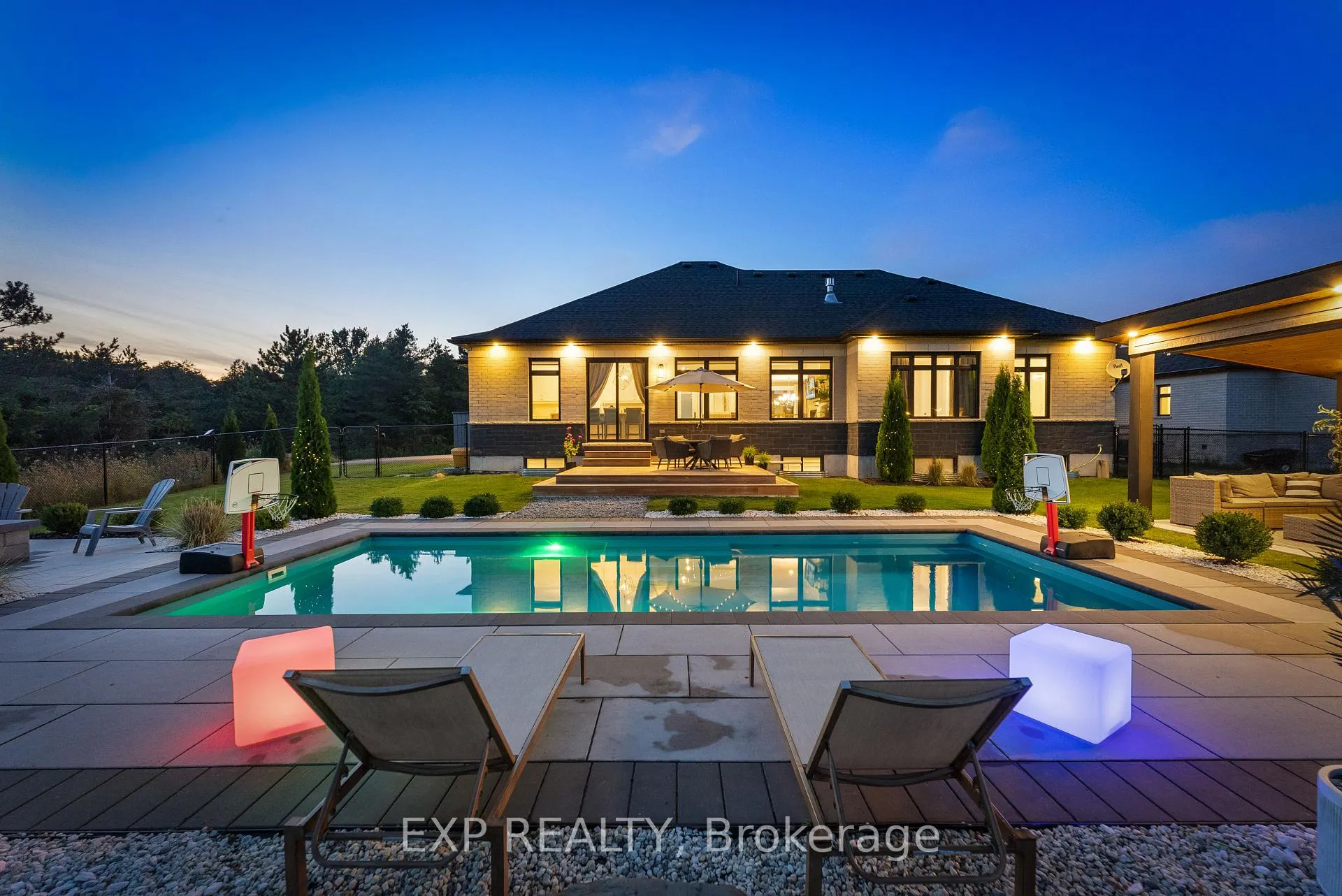 Photo 3 of 63 Charles Tilley Crescent, Clarington, Rural Clarington — HOMEH