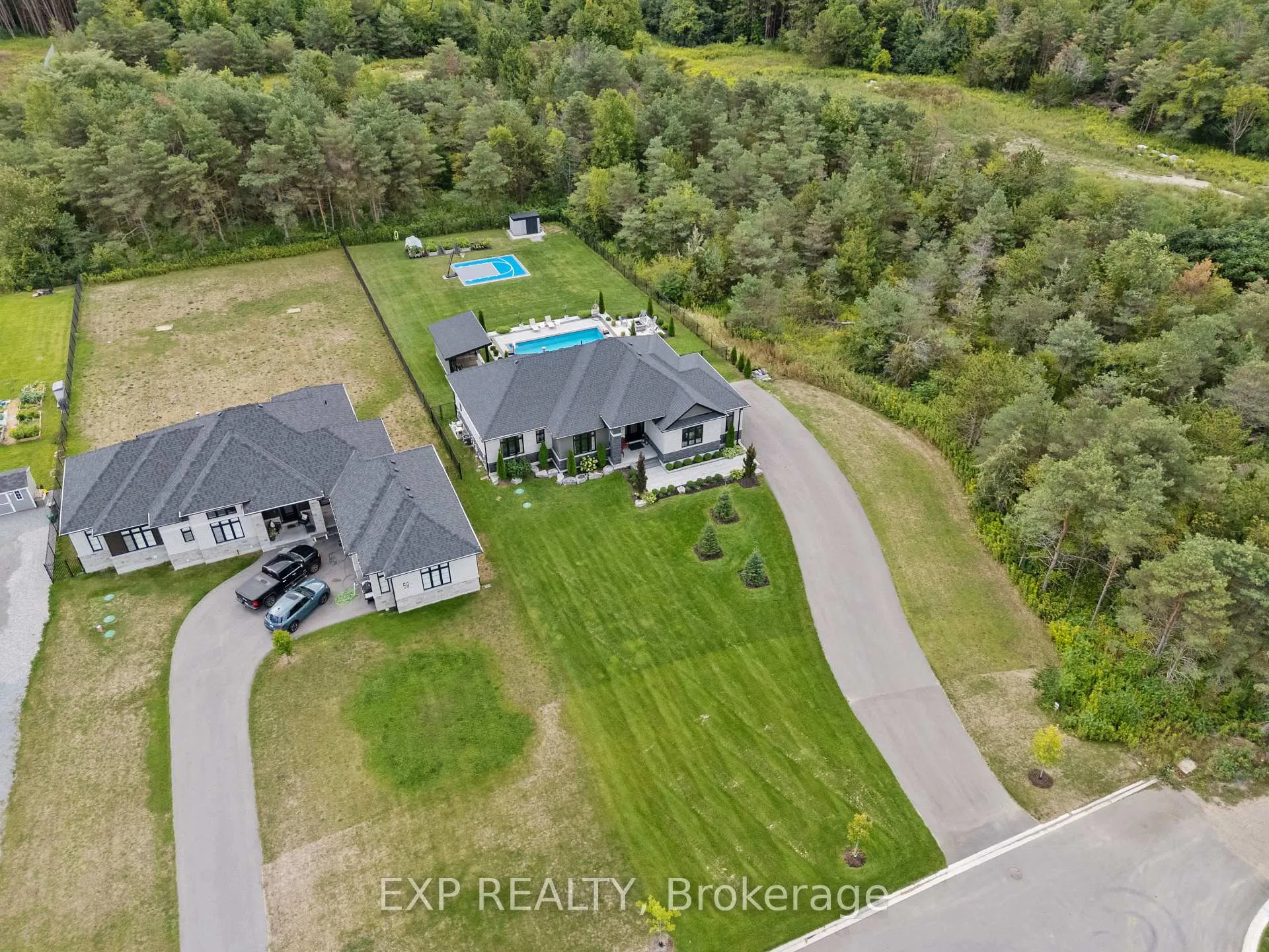 Photo 4 of 63 Charles Tilley Crescent, Clarington, Rural Clarington — HOMEH