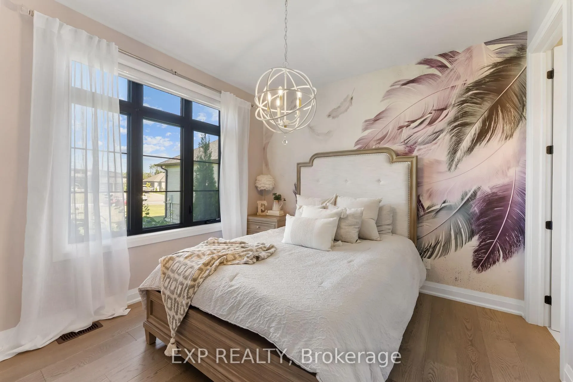 Photo 23 of 63 Charles Tilley Crescent, Clarington, Rural Clarington — HOMEH