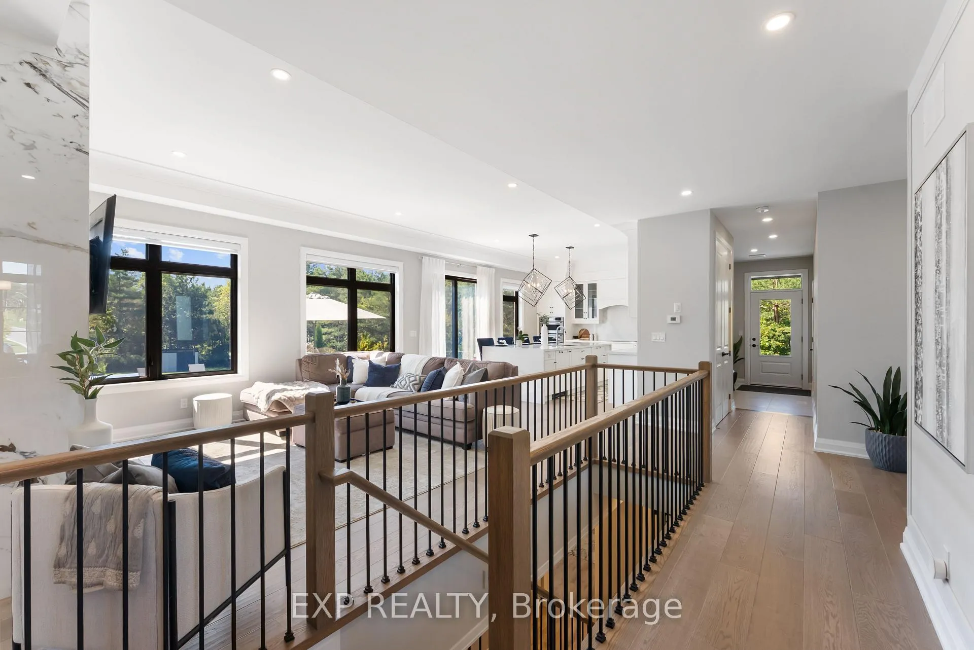 Photo 28 of 63 Charles Tilley Crescent, Clarington, Rural Clarington — HOMEH