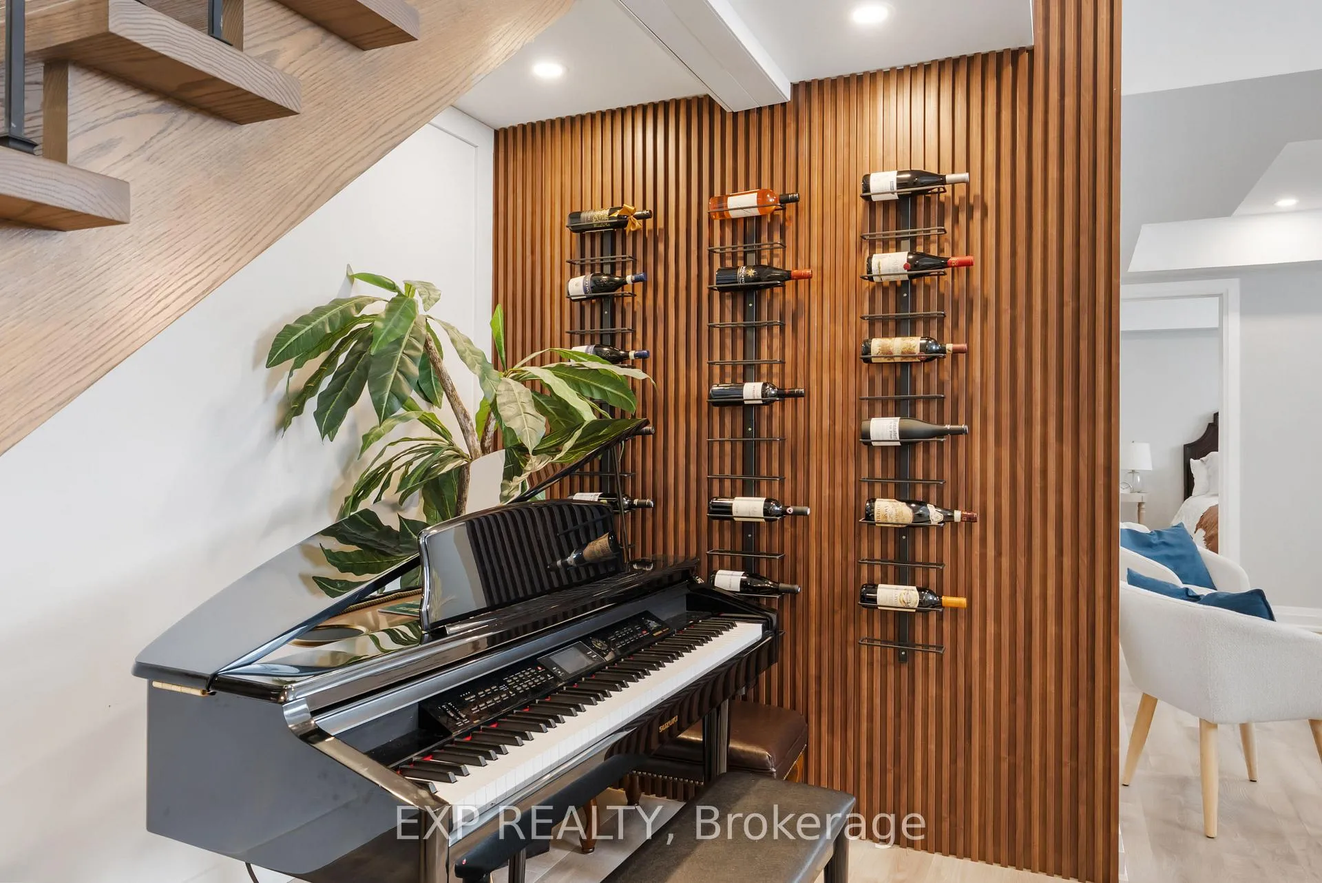 Photo 30 of 63 Charles Tilley Crescent, Clarington, Rural Clarington — HOMEH