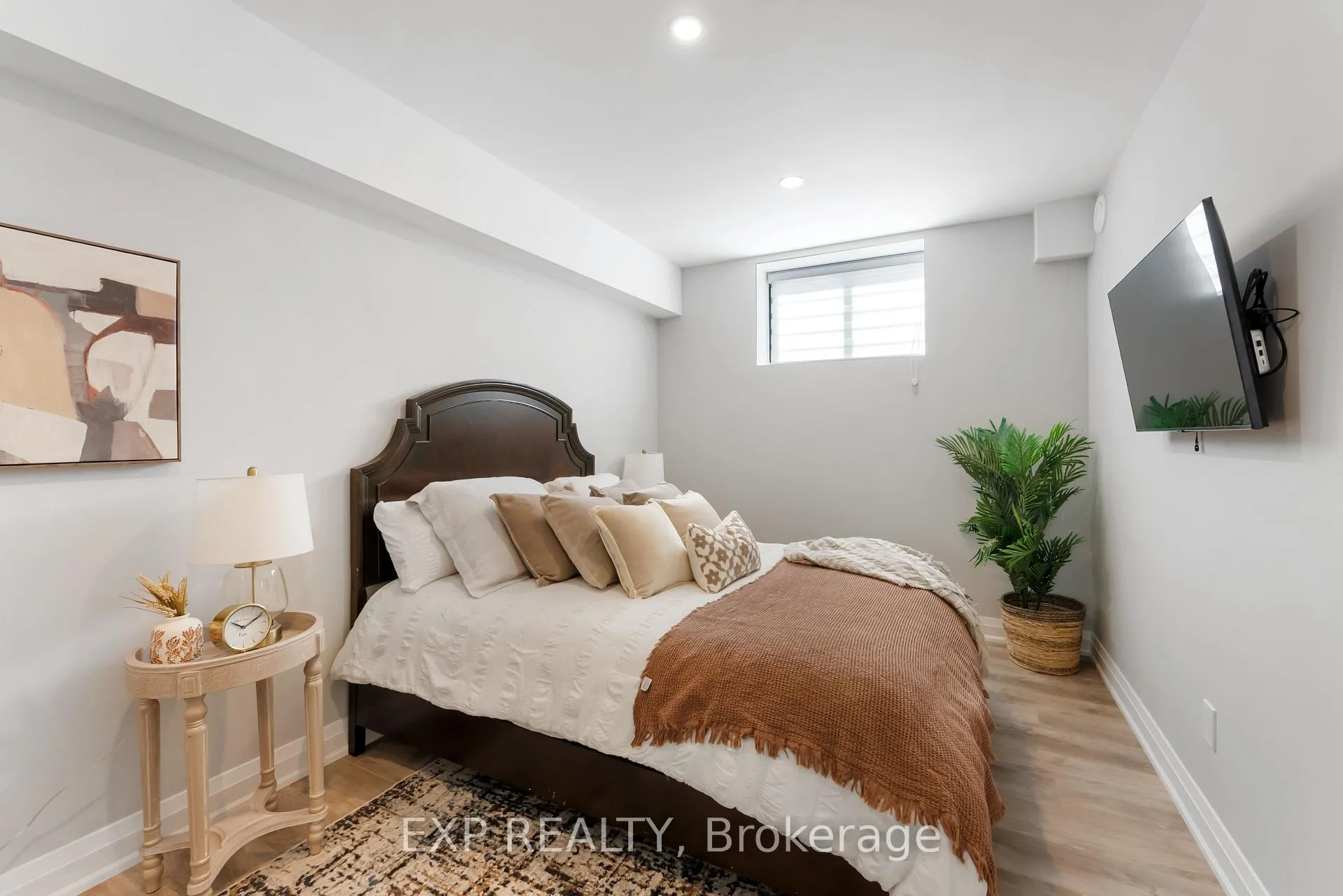 Photo 39 of 63 Charles Tilley Crescent, Clarington, Rural Clarington — HOMEH