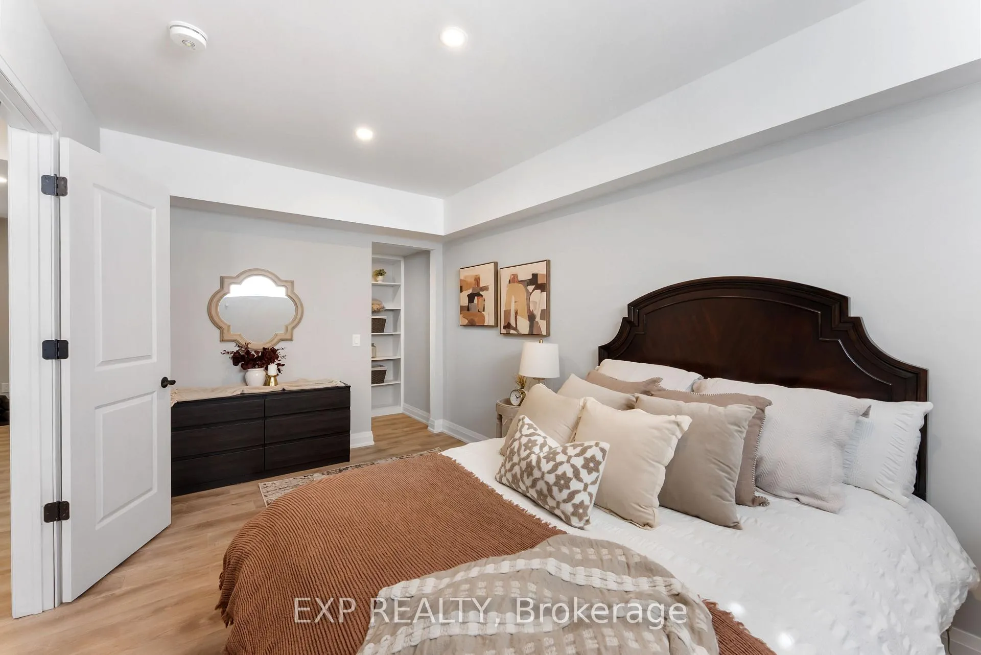Photo 40 of 63 Charles Tilley Crescent, Clarington, Rural Clarington — HOMEH