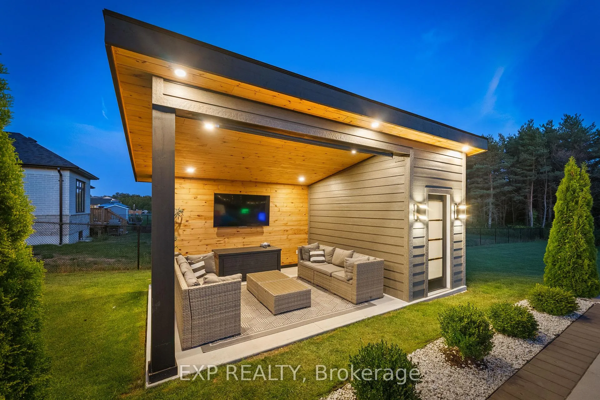 Photo 46 of 63 Charles Tilley Crescent, Clarington, Rural Clarington — HOMEH