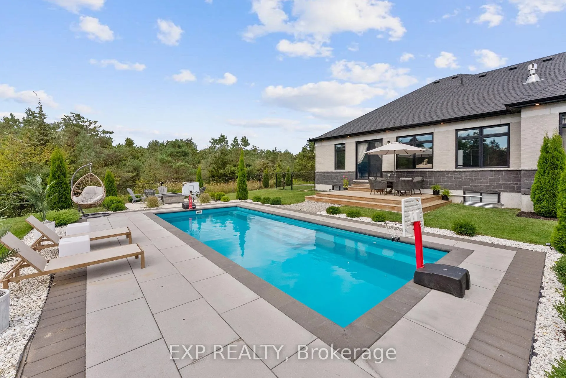 Photo 48 of 63 Charles Tilley Crescent, Clarington, Rural Clarington — HOMEH