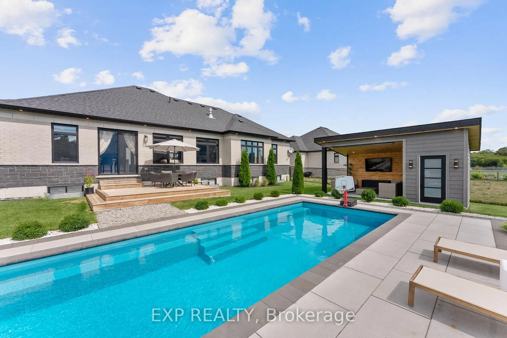 Photo 49 of 63 Charles Tilley Crescent, Clarington, Rural Clarington — HOMEH