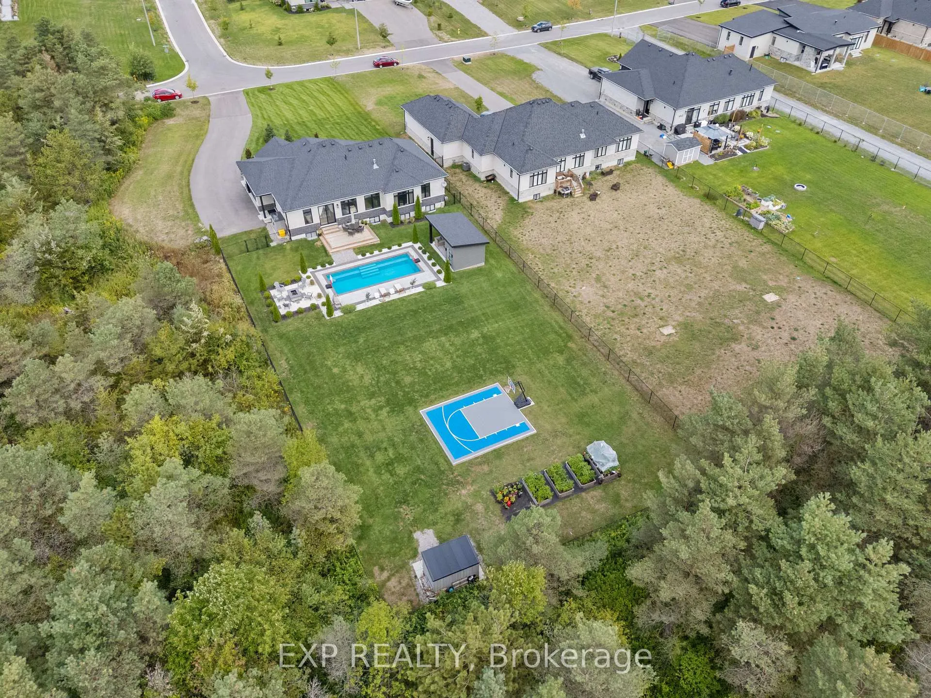 Photo 50 of 63 Charles Tilley Crescent, Clarington, Rural Clarington — HOMEH