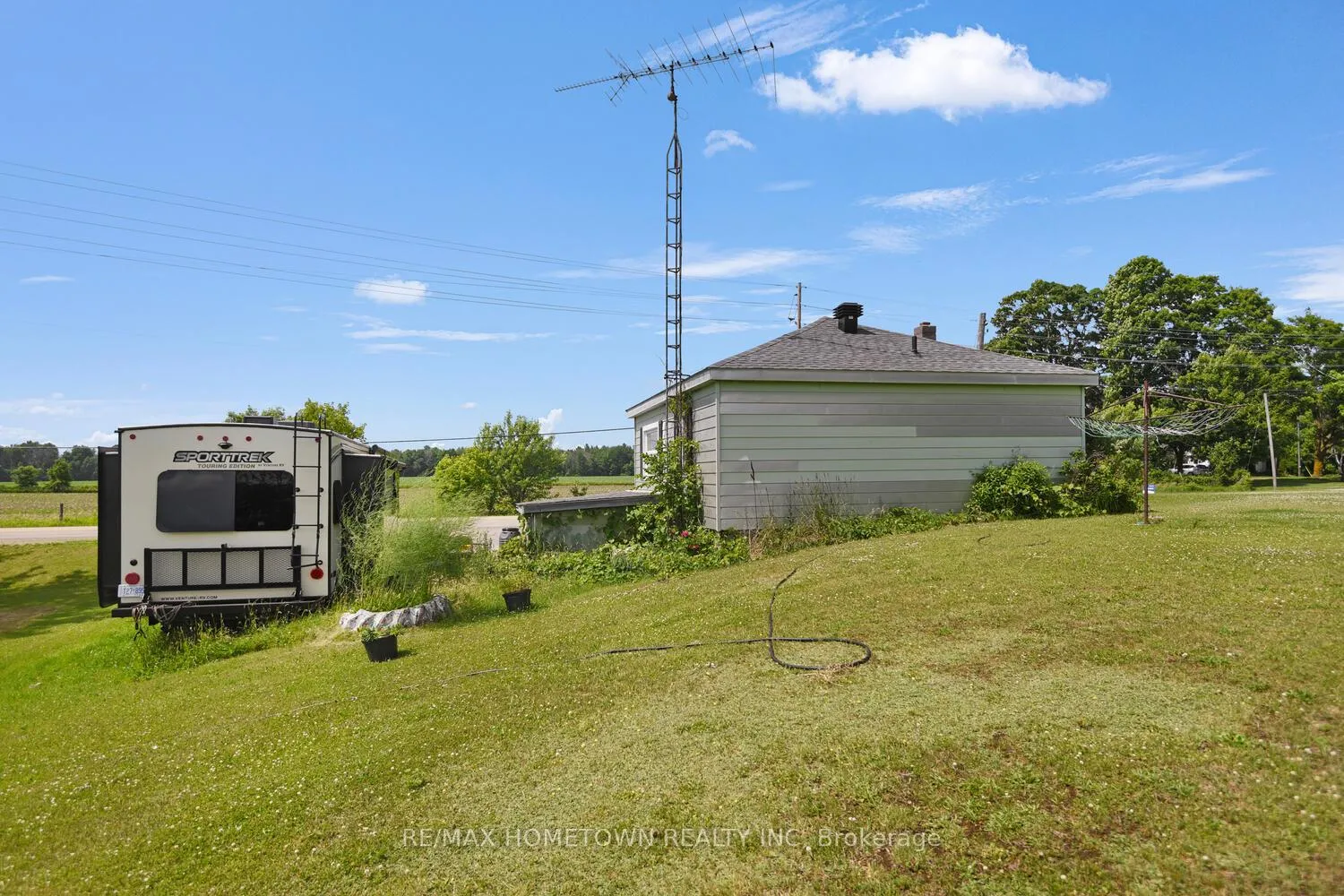 Photo 4 of 357 County Road 8, Rideau Lakes, Rideau Lakes (South Crosby) Twp — HOMEH