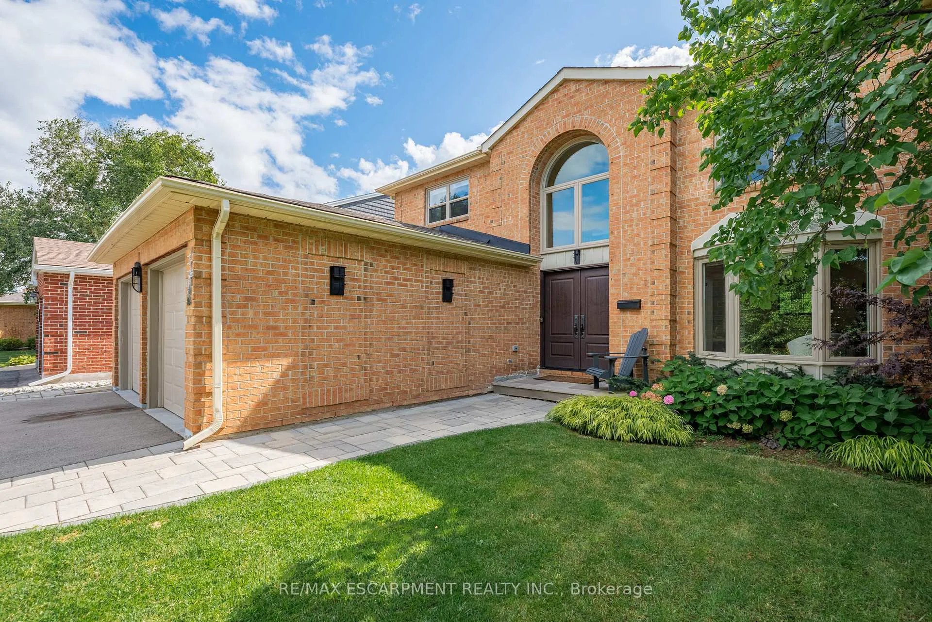 Photo 2 of 2130 Winding Way, Burlington, Headon — HOMEH